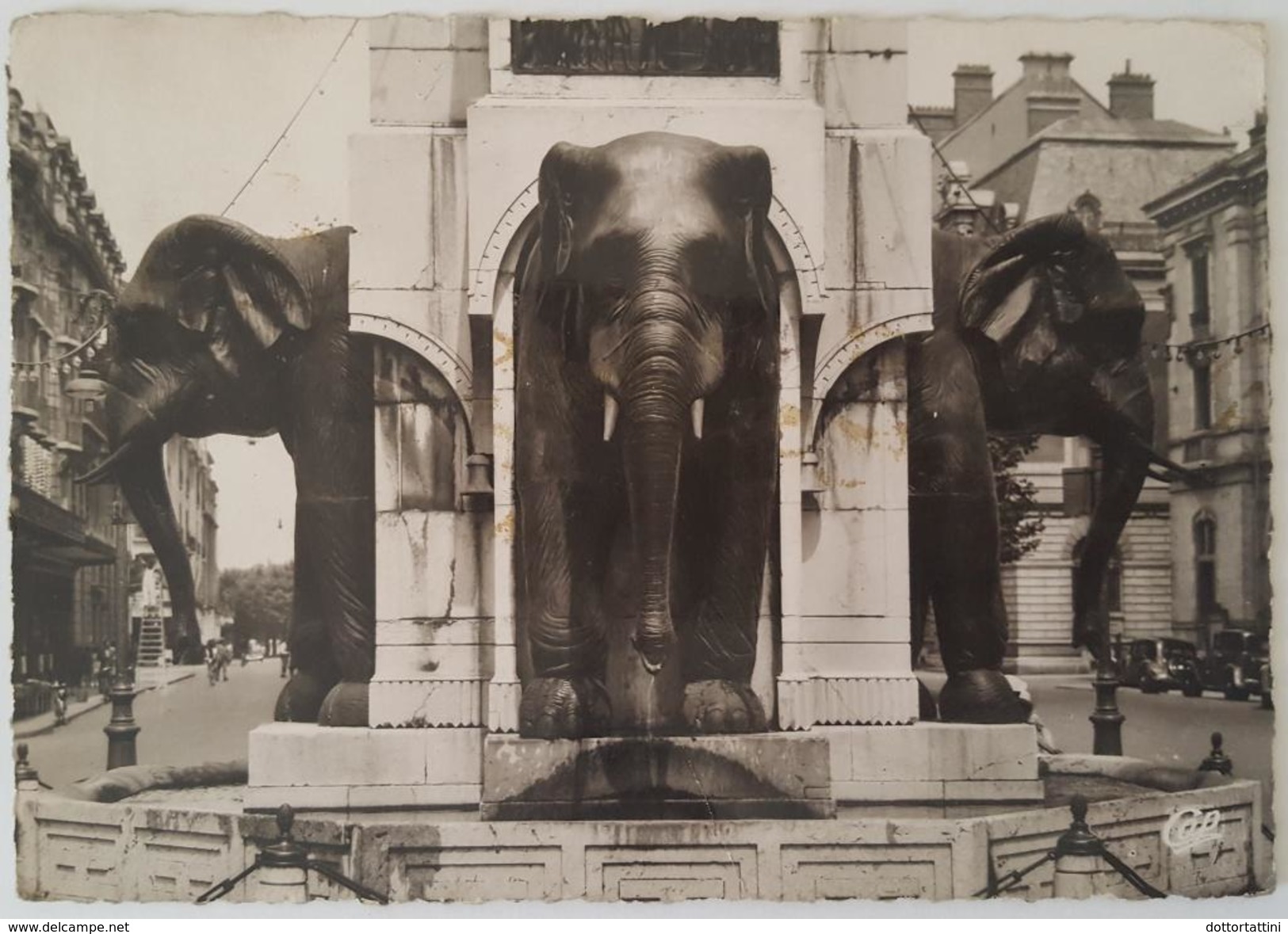 CHAMBERY - La Fontaine Des Eléphants - 1953 - Chambery