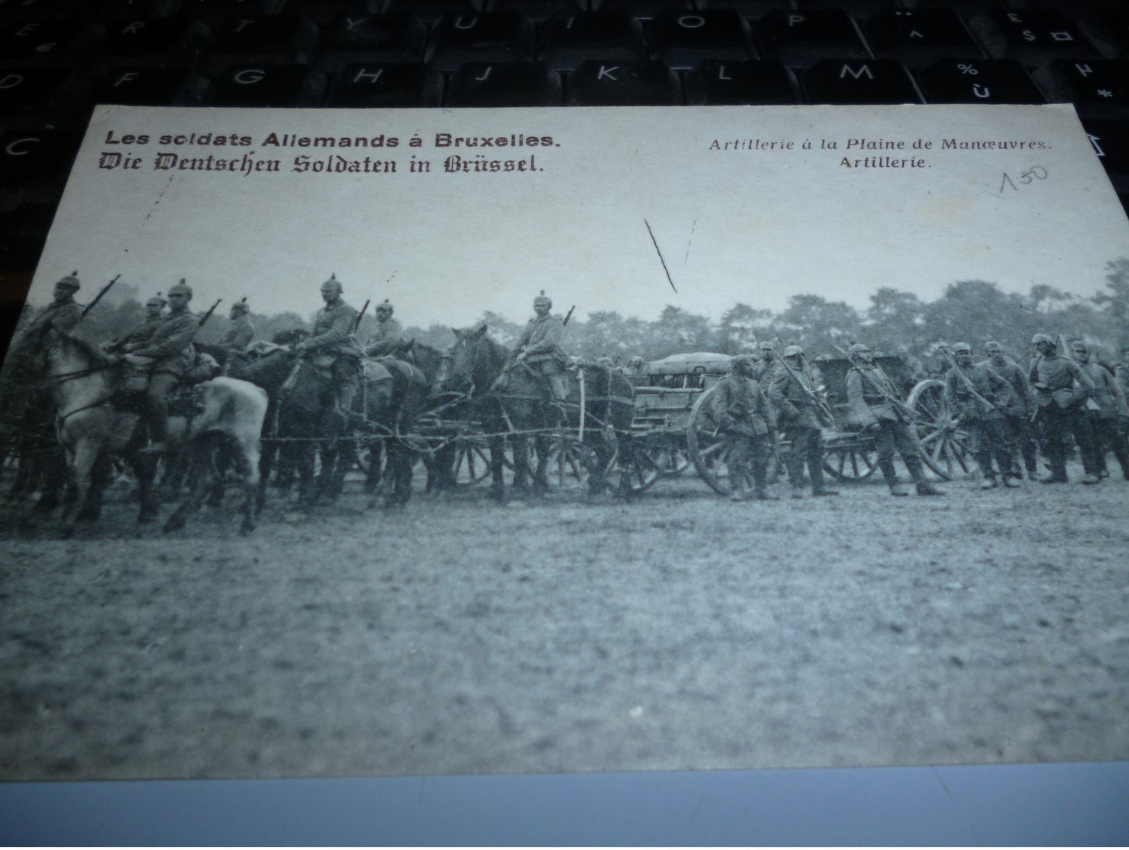 CARTE POSTALE  SOLDATS ALLEMANDS A BRUXELLES ARTILLERIE EN MANOEUVRE - Documentos