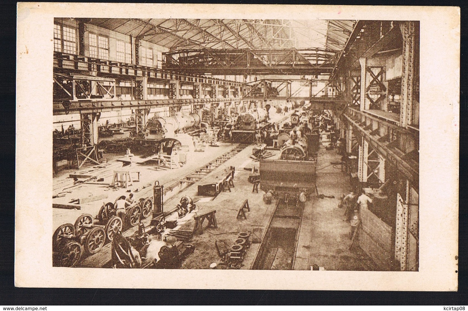 LE CREUSOT . Vue D'ensemble De L'atelier De Montage Des Locomotives . - Le Creusot