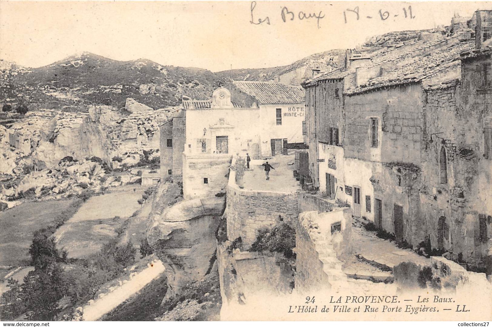 13-LES BAUX DE PROVENCE-  L'HÔTEL DE VILLE ET RUE PORTE EYGIERES - Les-Baux-de-Provence