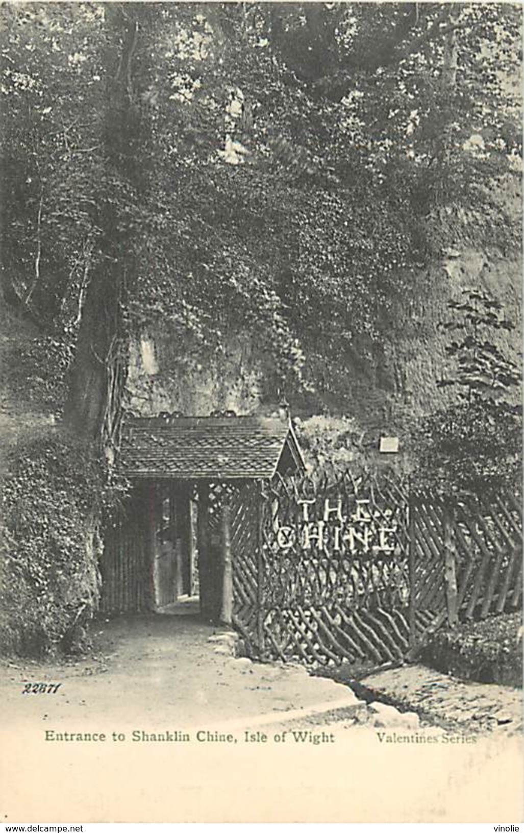 A-17-4711 :  ISLE OF WIGHT. ENTRANCE TO SHANKLIN CHINE. VALENTINES SERIES - Autres & Non Classés