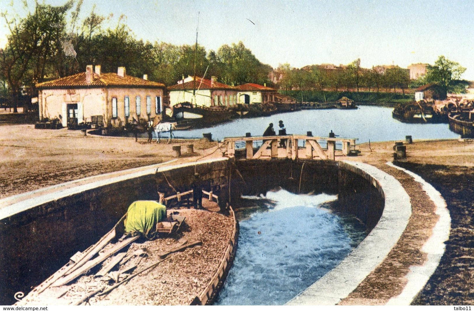 11 - Carcassonne - Ecluse De La Gare Avec Une Péniche - Carcassonne