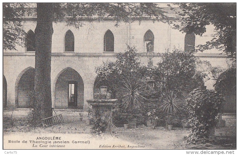 Angoulême 16 - Ecole De Théologie (ancien Carmel) - Cour Intérieure - Angouleme