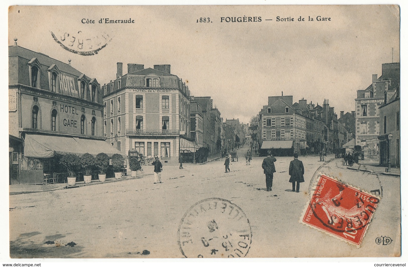 CPA - FOUGERES (Ille Et Vilaine) - Sortie De La Gare - Fougeres