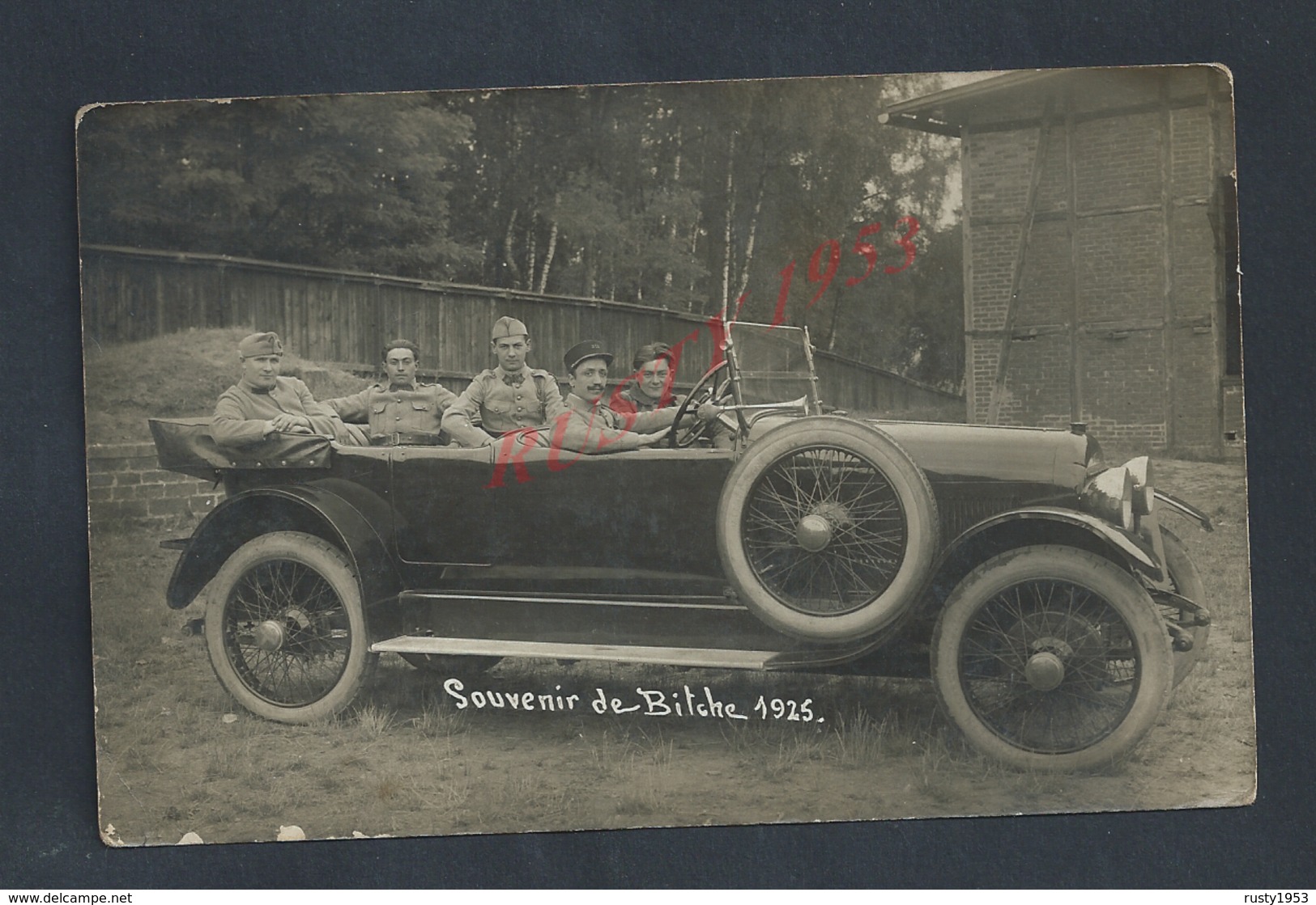 MILITARIA CARTE PHOTO MILITAIRE SOLDATS DANS UNE ANCIENNE VOITURE PHOTO C. MONTAG À BITCHE 1925 NON ECRITE : - Personnages