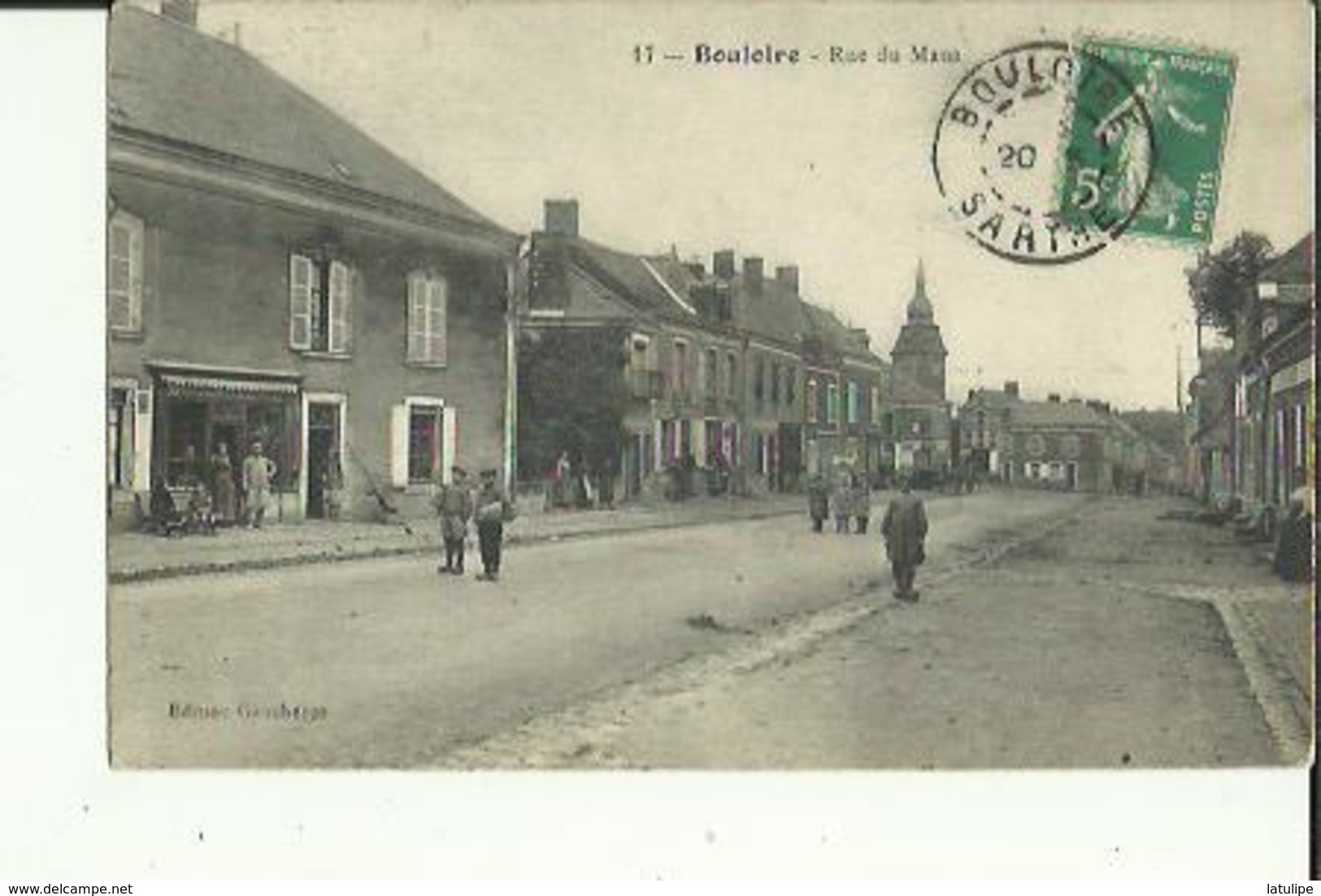 Bouloire  72    La Rue Du Mans Tres Tres Animée -Boulangerie Et Au Fond Café - Bouloire