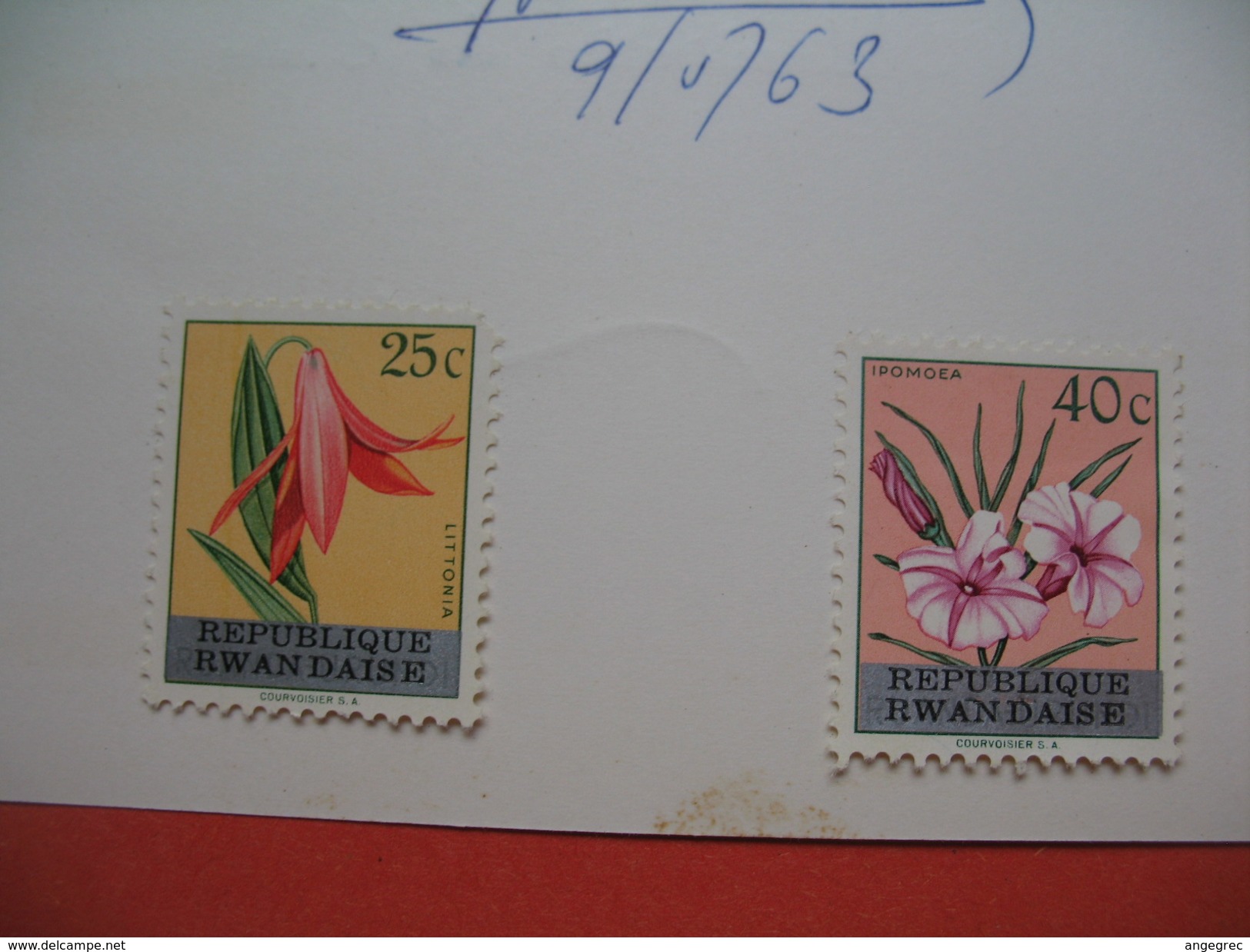 Carnet De 10 Timbres  République Rwandaise  Représentant Des Fleurs Neuf TBE - Neufs