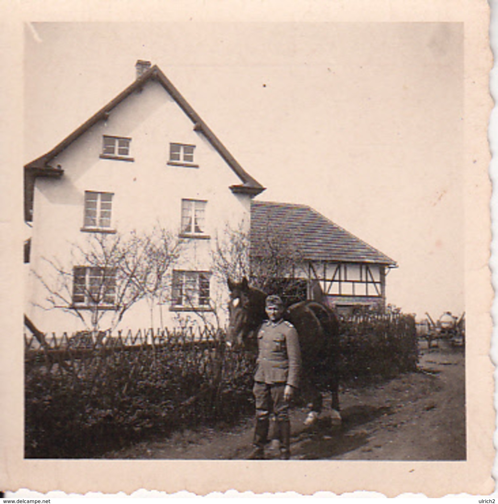 Foto Deutscher Soldat Mit Pferd - 2. WK - 5*5cm (27833) - Krieg, Militär