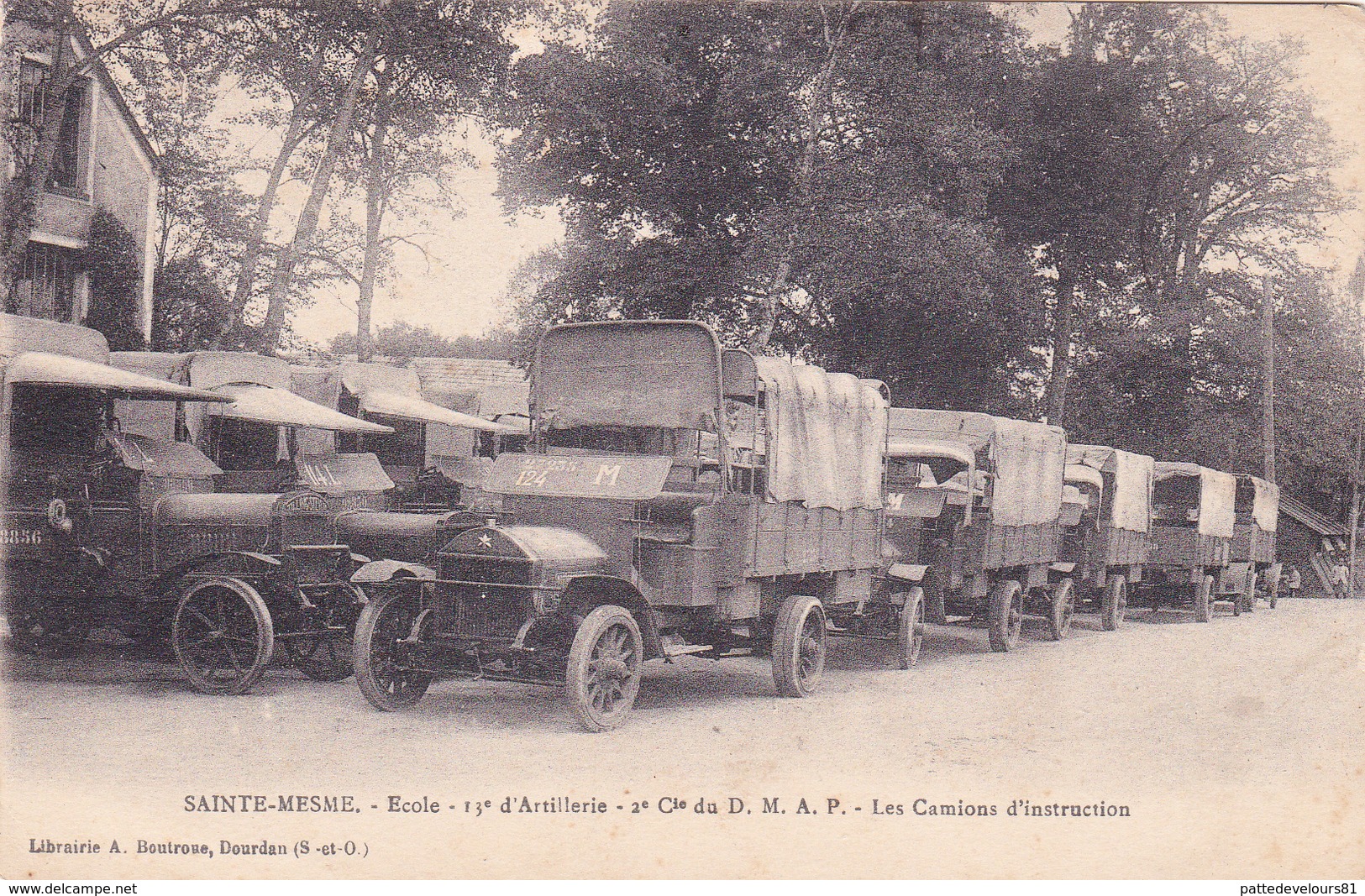 CPA SAINTE MESME Ecole 13° D' Artillerie 2° Compagnie Du D.M.A.P. Camions D' Instruction Véhicules Militaire - Matériel