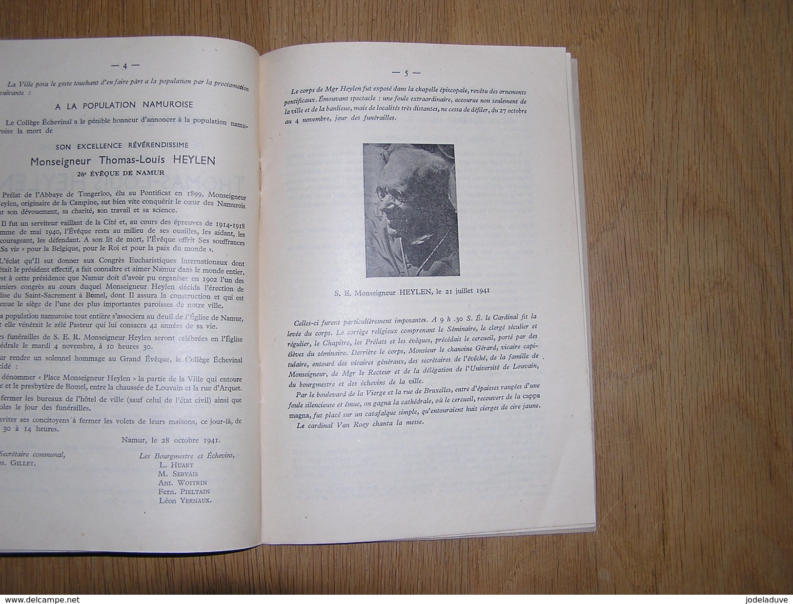 A LA PIEUSE MEMOIRE DE NOS EVEQUES VENERES Thomas Louis Heylen Paul Justin Cawet Monseigneur Funérailles Namur - Geschiedenis