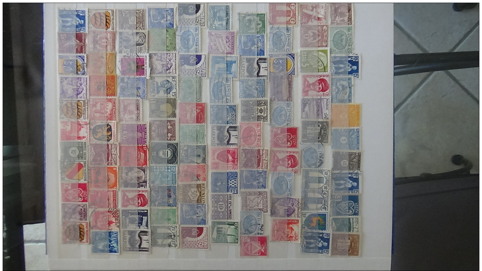 A Album de timbres anciennes colonie Françaises tous états ... A saisir !!!