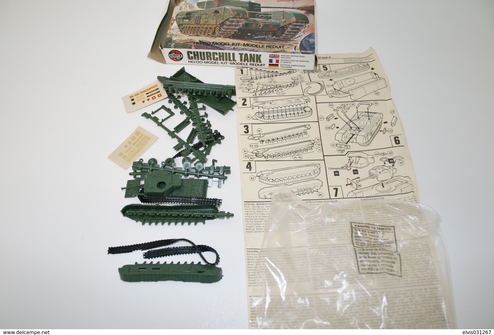 Vintage MODEL KIT : Airfix Churchill Mk VII Tank, Scale HO/OO, Vintage, + Original Box - Figurines