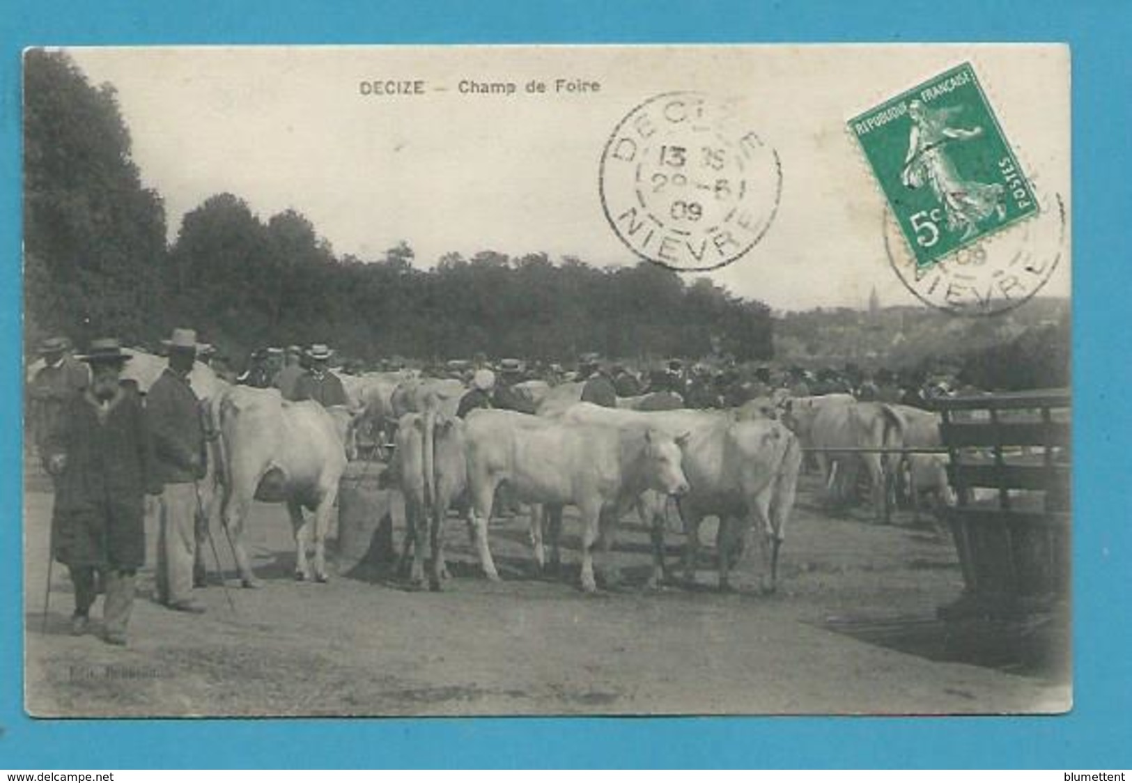 CPA - Métier Maquignon Marché Aux Bestiaux Bovins - Champ De Foire DECIZE 58 - Decize