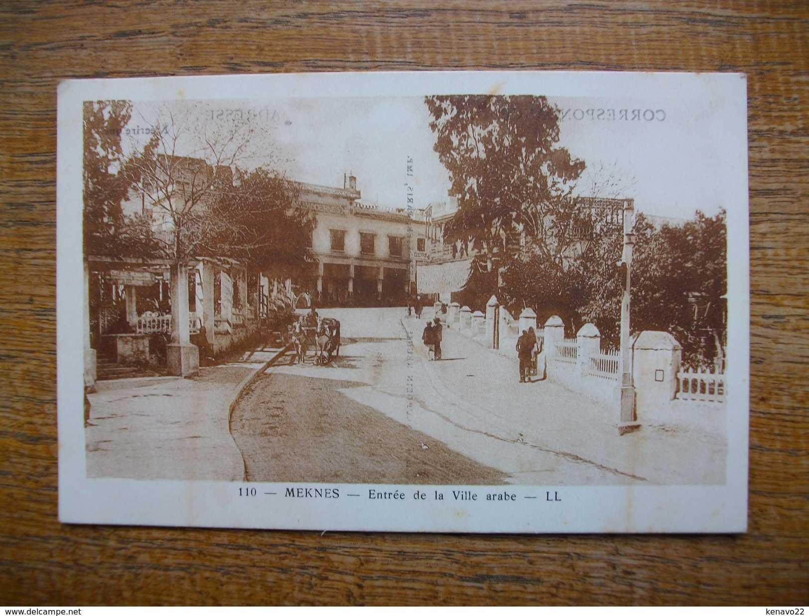 Carte Assez Rare De 1928 Maroc , Meknes , Entrée De La Ville Arabe " Carte Animée "" - Meknès