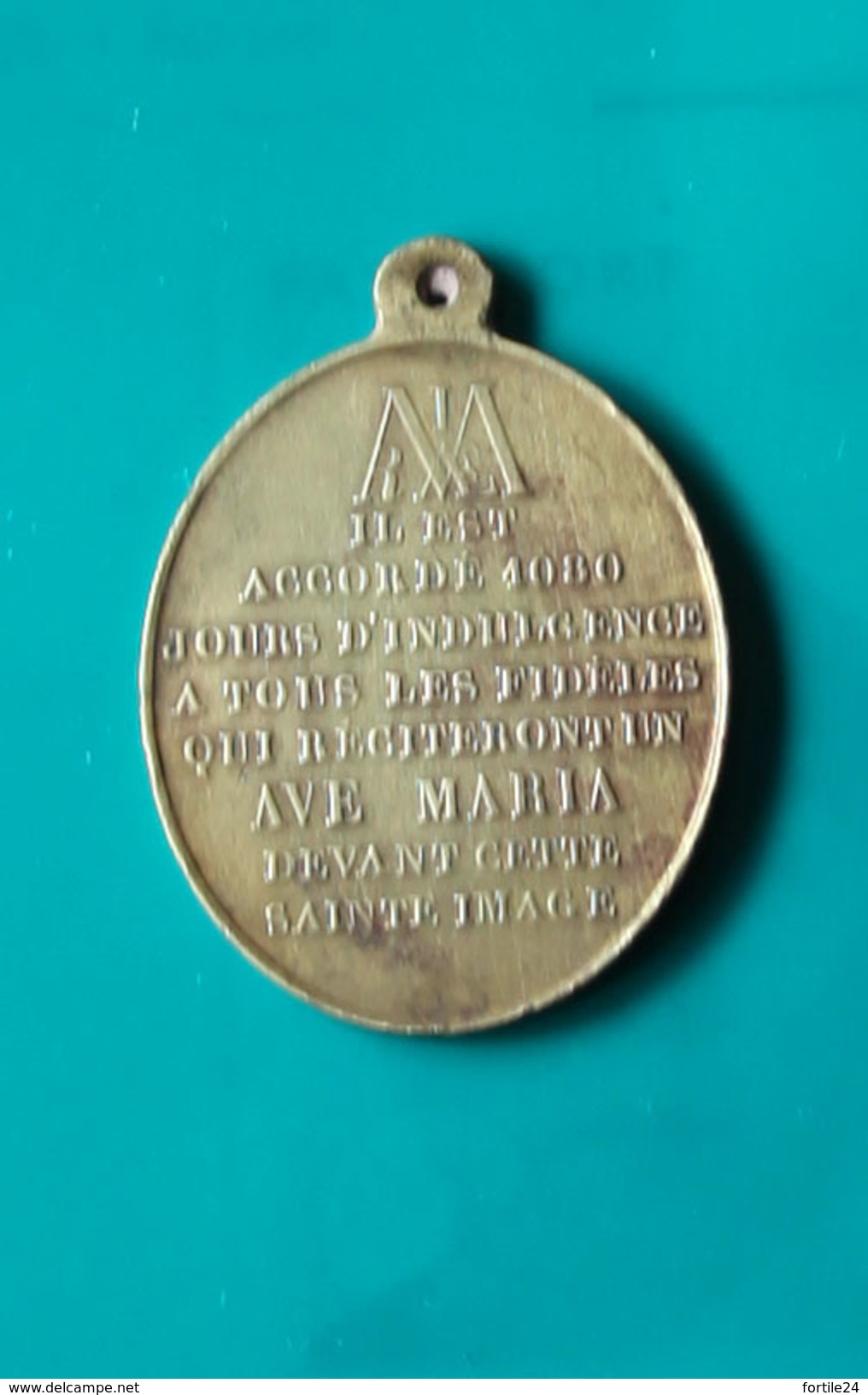 RARE  Grosse Médaille Catholique INDULGENCES Descente De Croix. 4 Cm X 3 Cm - Religion & Esotérisme