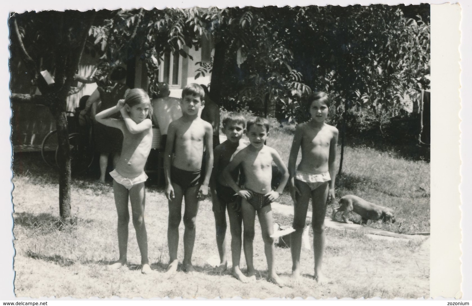 REAL PHOTO, Kids On Beach, Swimsuit Boys And Girls Enfants Sur La Plage Garcons Fillettes Old  ORIGINAL - Non Classés