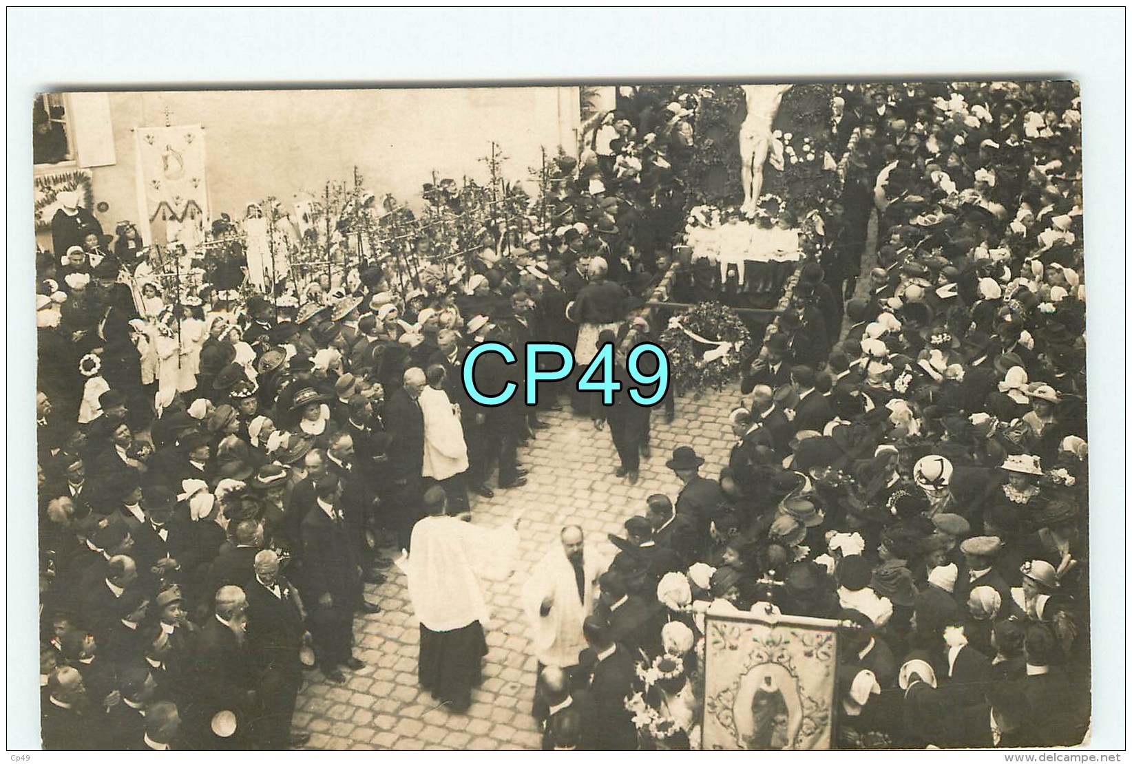 B - 49 - ANGERS  Ou BRISSAC QUINCE - CARTE PHOTO D'une Procession Religieuse - Angers