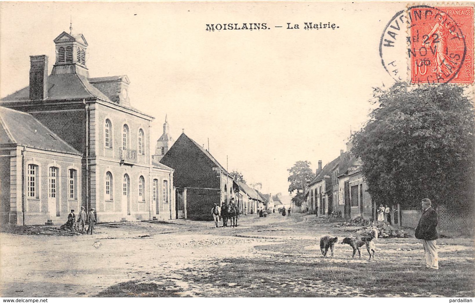 80.  MOISLAINS.   LA MAIRIE.  ANIMATION.  CHIENS.  CHEVAUX.  1906 - Moislains