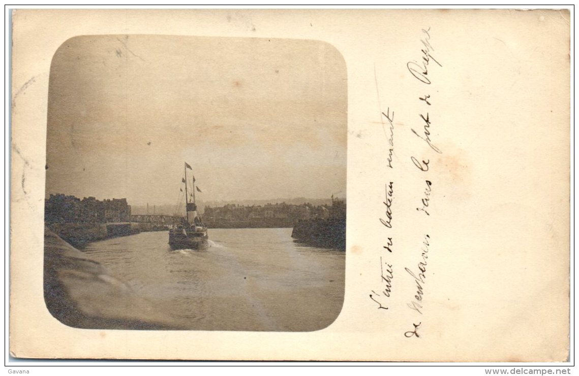 76 DIEPPE - L'entrée Du Bateau Venant De Newhaven Dans Le Port De Dieppe  - Carte-photo (Recto/Verso) - Dieppe