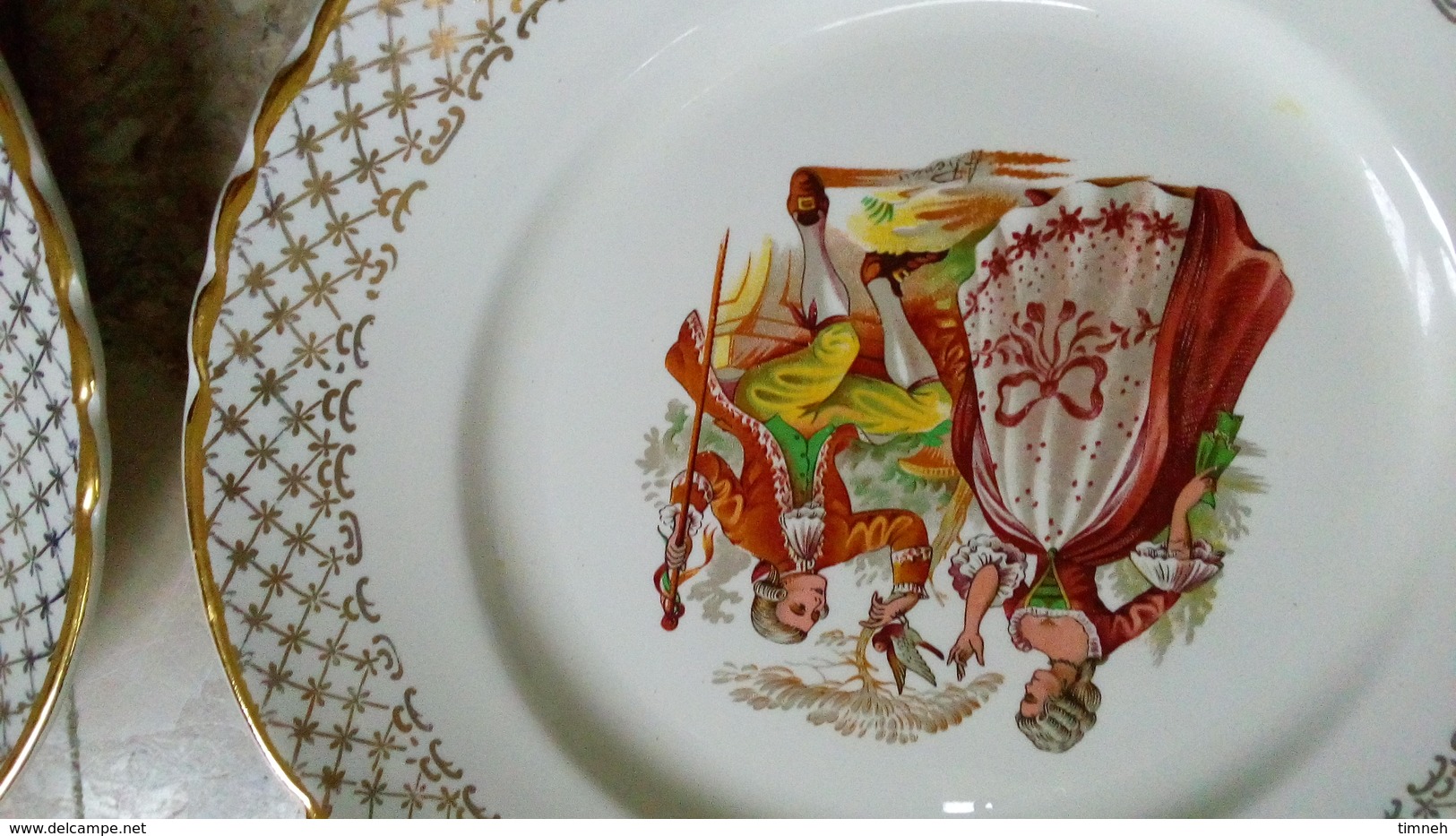 MOULIN DES LOUPS ORCHES lot 4 assiettes porcelaine - sérigraphie A. RENOIR  2x scènes galantes identiques - 24cm