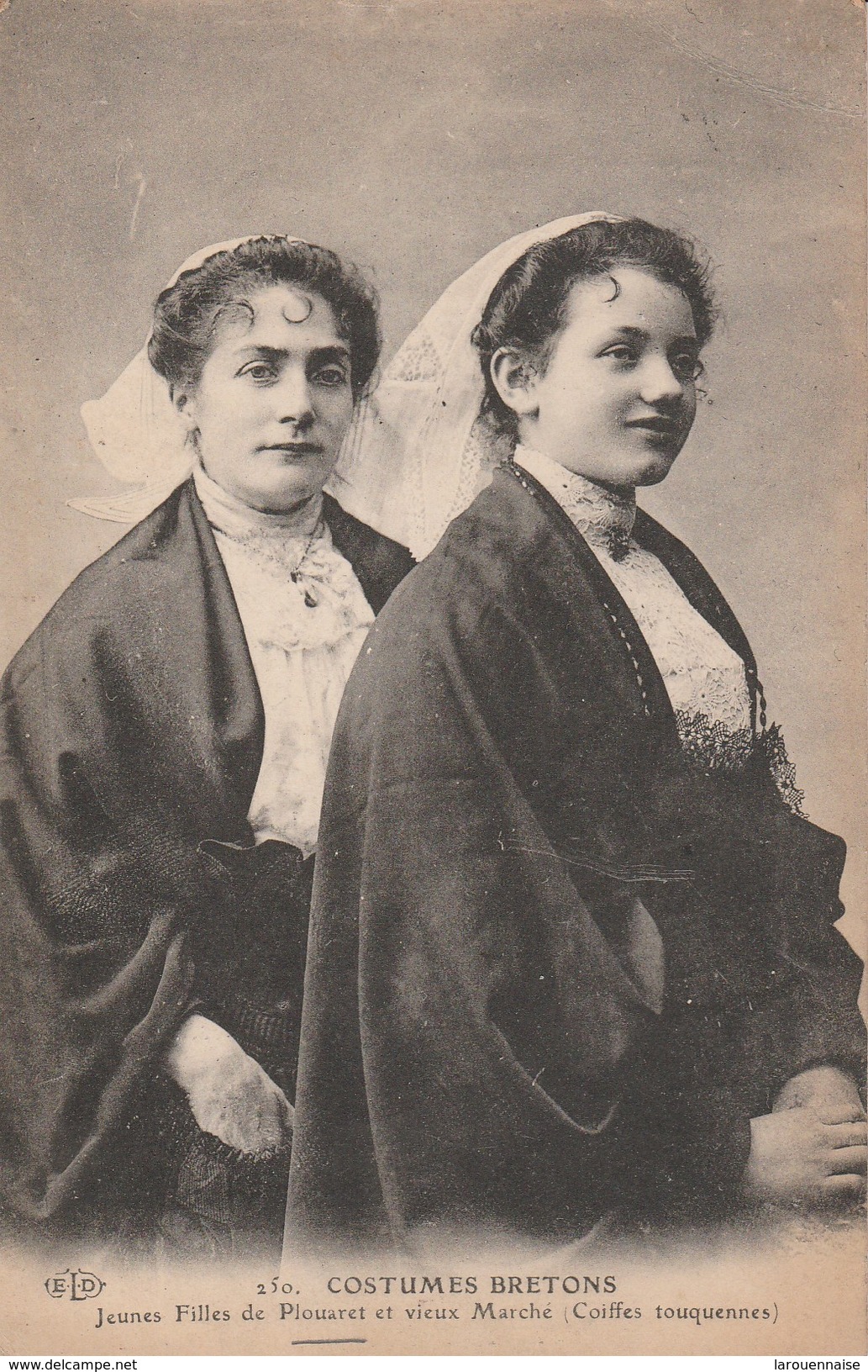 22 - PLOUARET - Jeunes Filles De Plouaret Et Vieux Marché (Coiffes Touquennes) - Plouaret