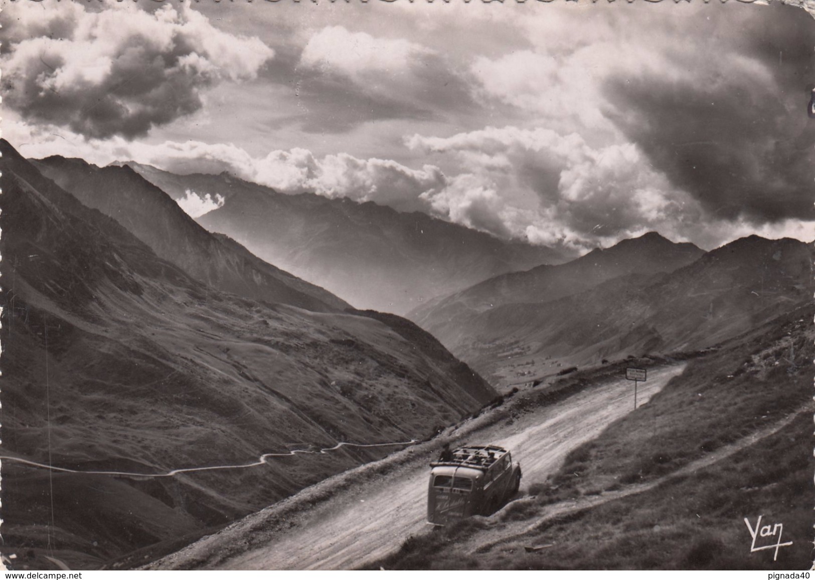 G , Cp , TRANSPORTS , La Route Du COL Du TOURMALET Au Pic De MIDI-de-BIGORRE - Buses & Coaches