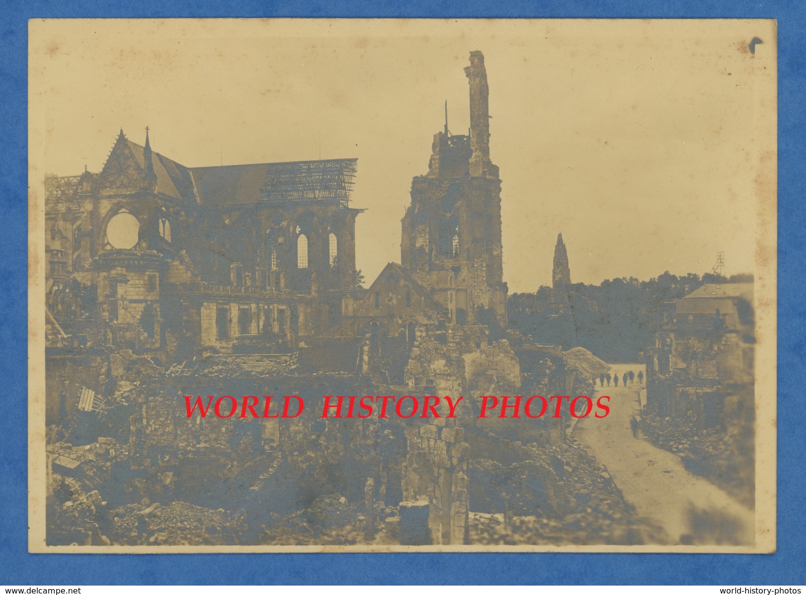 Photo Ancienne - SOISSONS ( Aisne ) - Vue Sur La Ville En Ruines - Cathédrale - Photographie Patras - Guerre, Militaire