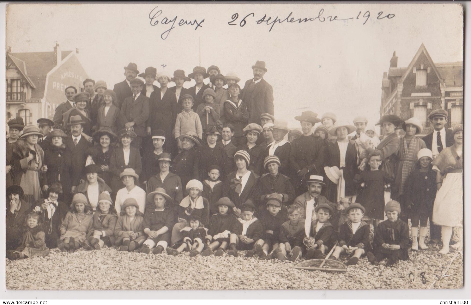 CARTE PHOTO DE CAYEUX EN 1920 : VILLA " APRES LE BAIN - PREN...? " - BELLE SCENE DE PLAGE - 2 SCANS - - Cayeux Sur Mer