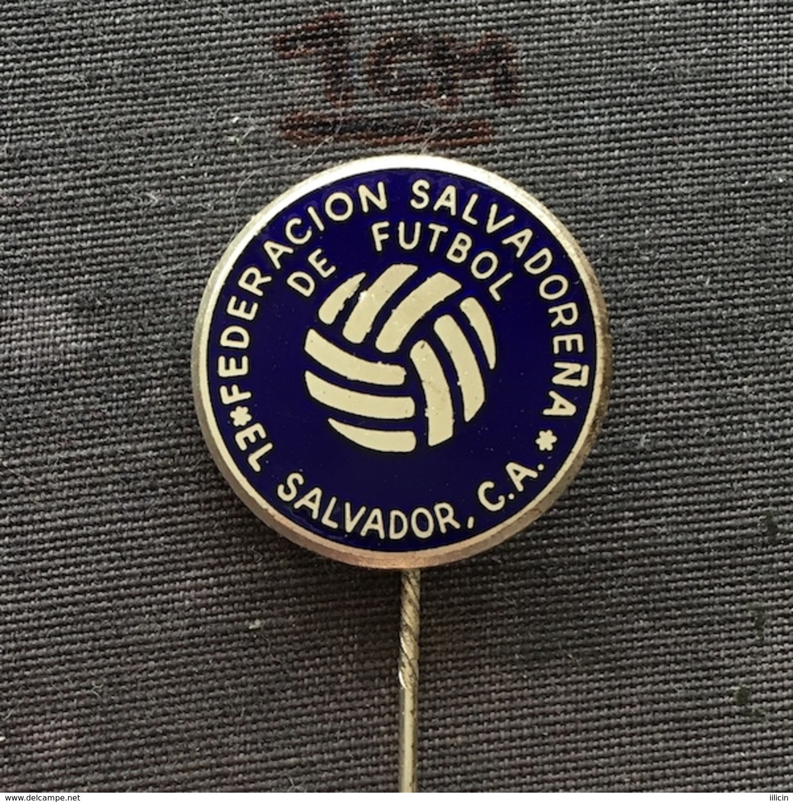 Badge (Pin) ZN005098 - Football (Soccer / Calcio) El Salvador Federation / Association / Union - Football