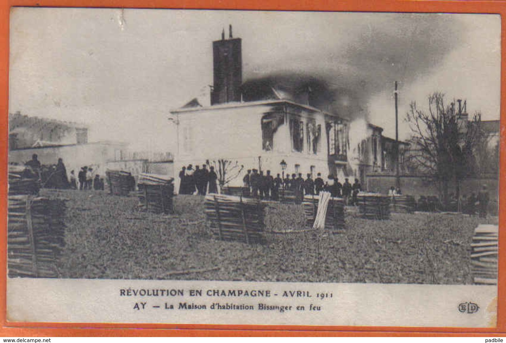 Carte Postale 51. Ay En Champagne  La Maison D'habitation Bissinger En Feu  Trés Beau Plan - Ay En Champagne