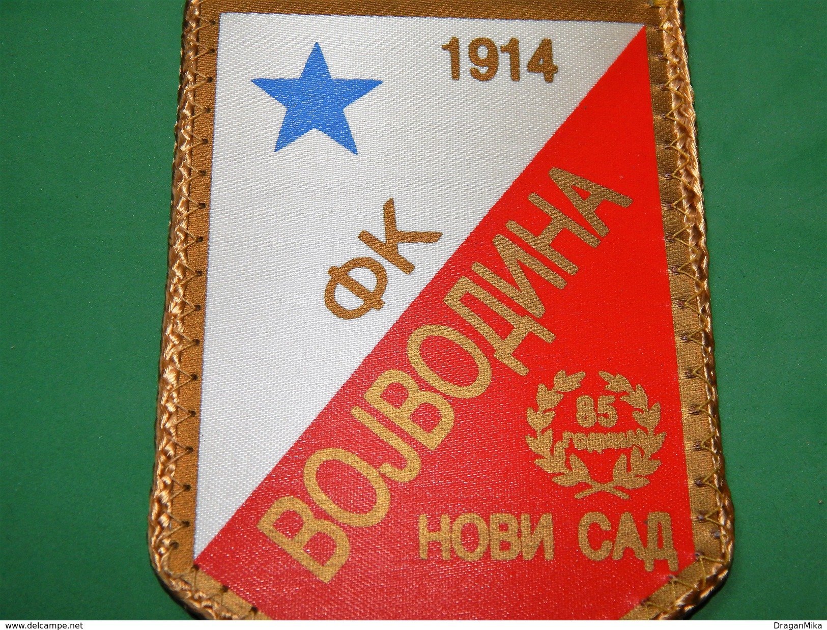 The Old Flag Football Club Vojvodina, Novi Sad, Yugoslavia - Habillement, Souvenirs & Autres