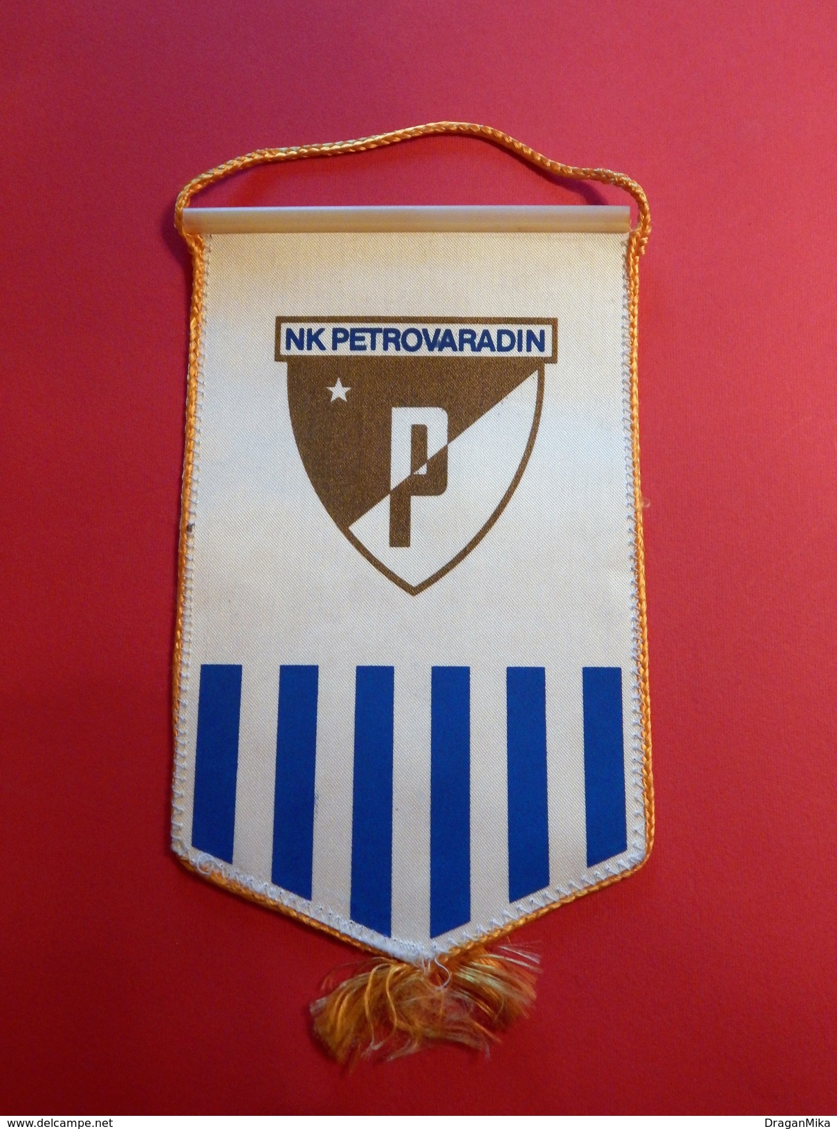 The Old Flag Football Club NK Petrovaradin, Novi Sad, Yugoslavia (Croatian Title) - Kleding, Souvenirs & Andere