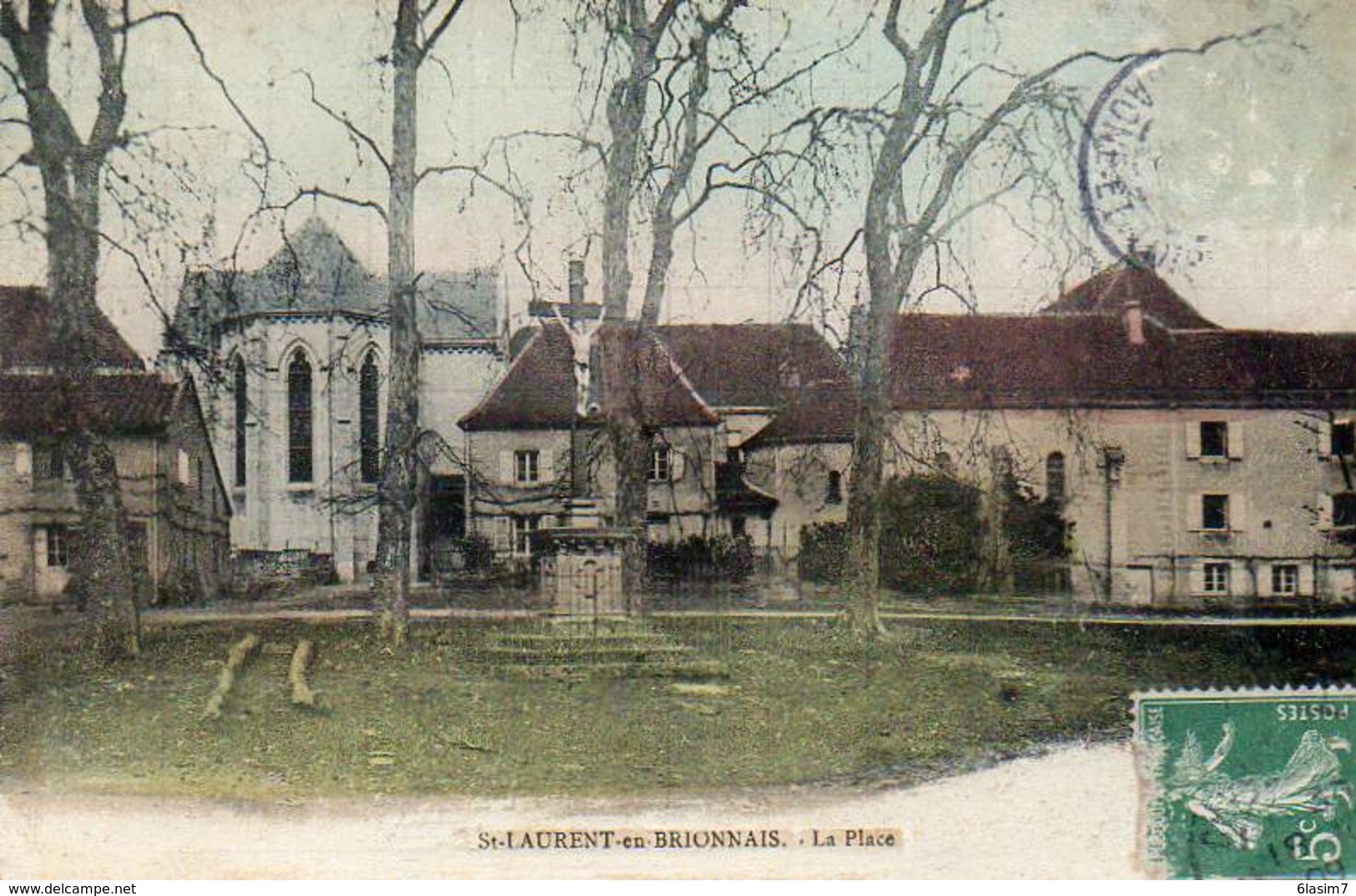 CPA - SAINT-LAURENT-en-BRIONNAIS (71) - Aspect De La Place Et Du Calvaire En 1909 - Autres & Non Classés