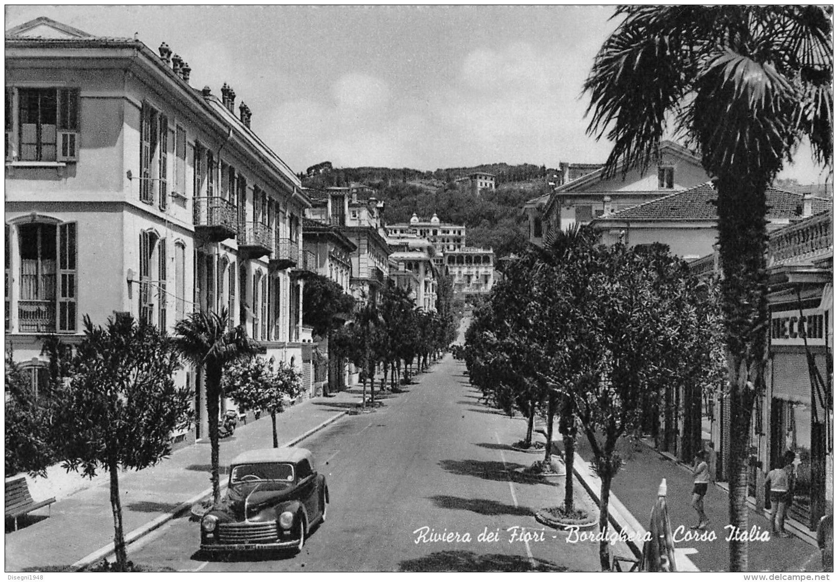 06718  "BORDIGHERA (IM) - RIVIERA DEI FIORI - CORSO ITALIA" ANIMATA, AUTO ANNI '50. CART. ILL. ORIG. SPED.1956? - Altri & Non Classificati