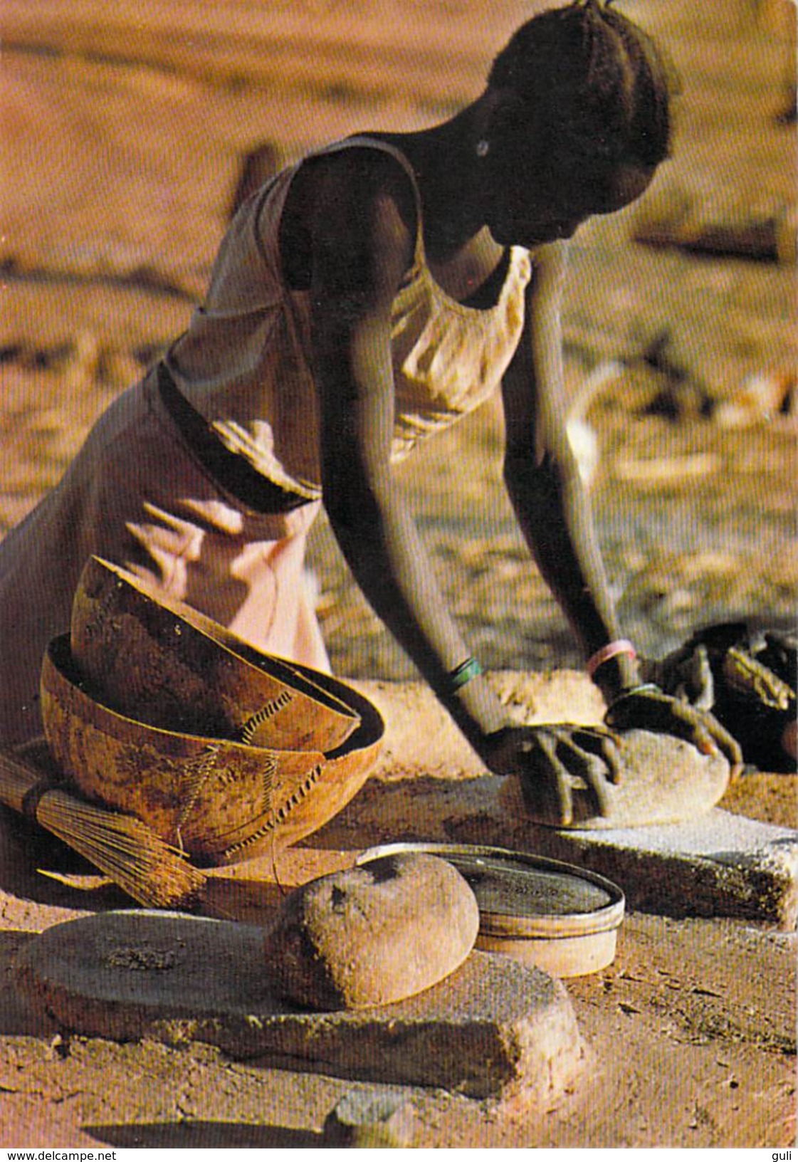 Afrique (Burkina Faso ) HAUTE VOLTA En Pays MOSSI Préparation Quotidienne Du Repas  (femme)*PRIX FIXE - Burkina Faso