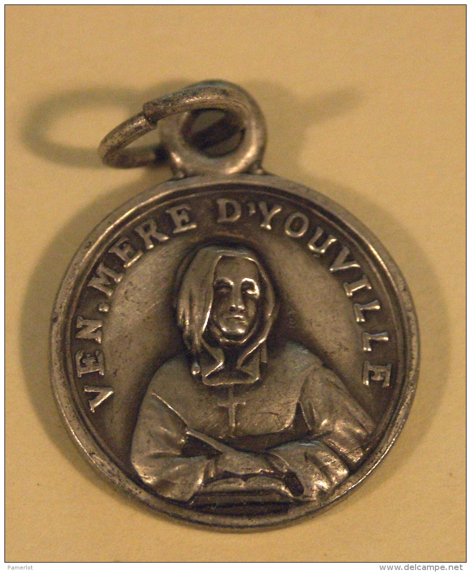Religion- Medaille Venerable Mère D'Youville + Par Ce Signe Tu Vaincra  3Gr - 2 Scans - Religione & Esoterismo