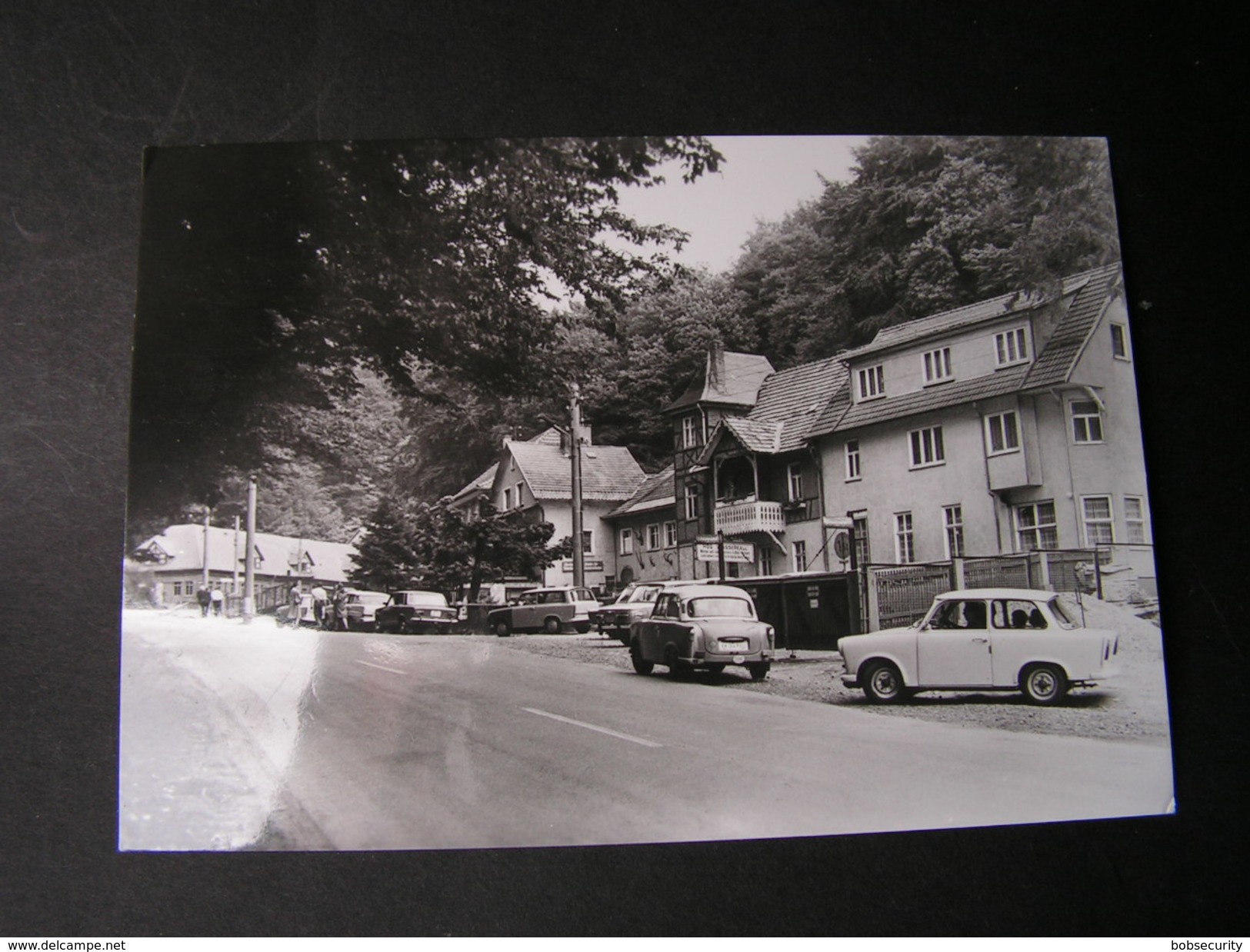 DDR Trustal , Mit Alten Autos Und HO Gastätte , Trabi Parkplatz - Schmalkalden