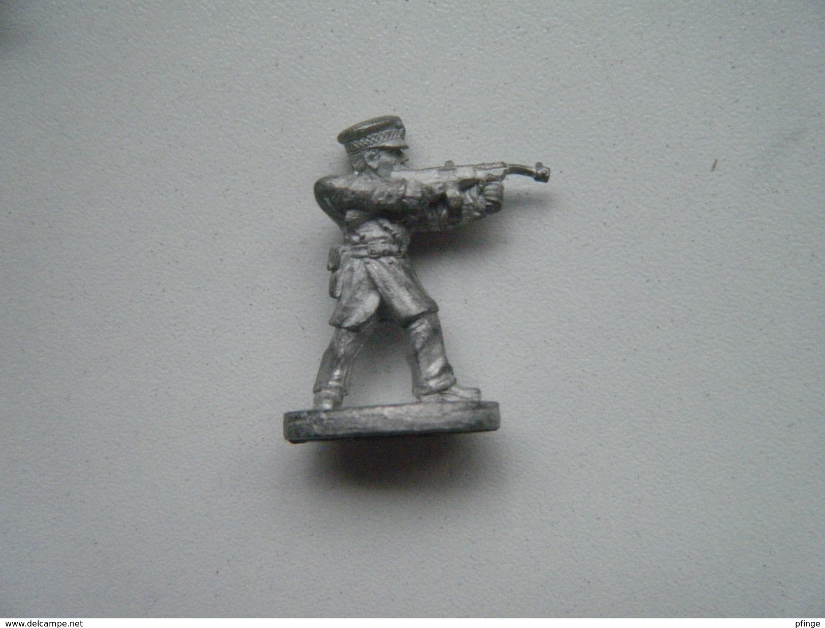Soldat Avec Fusil (marque : Grenadier) - Armee