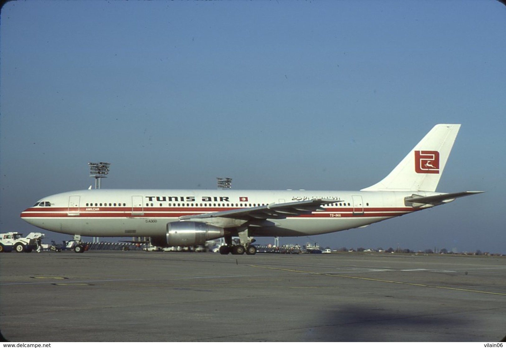 SLIDE / AVION / AIRCRAFT   KODAK  ORIGINAL    TUNIS AIR  AIRBUS A 300  TS-IMA - Diapositives (slides)