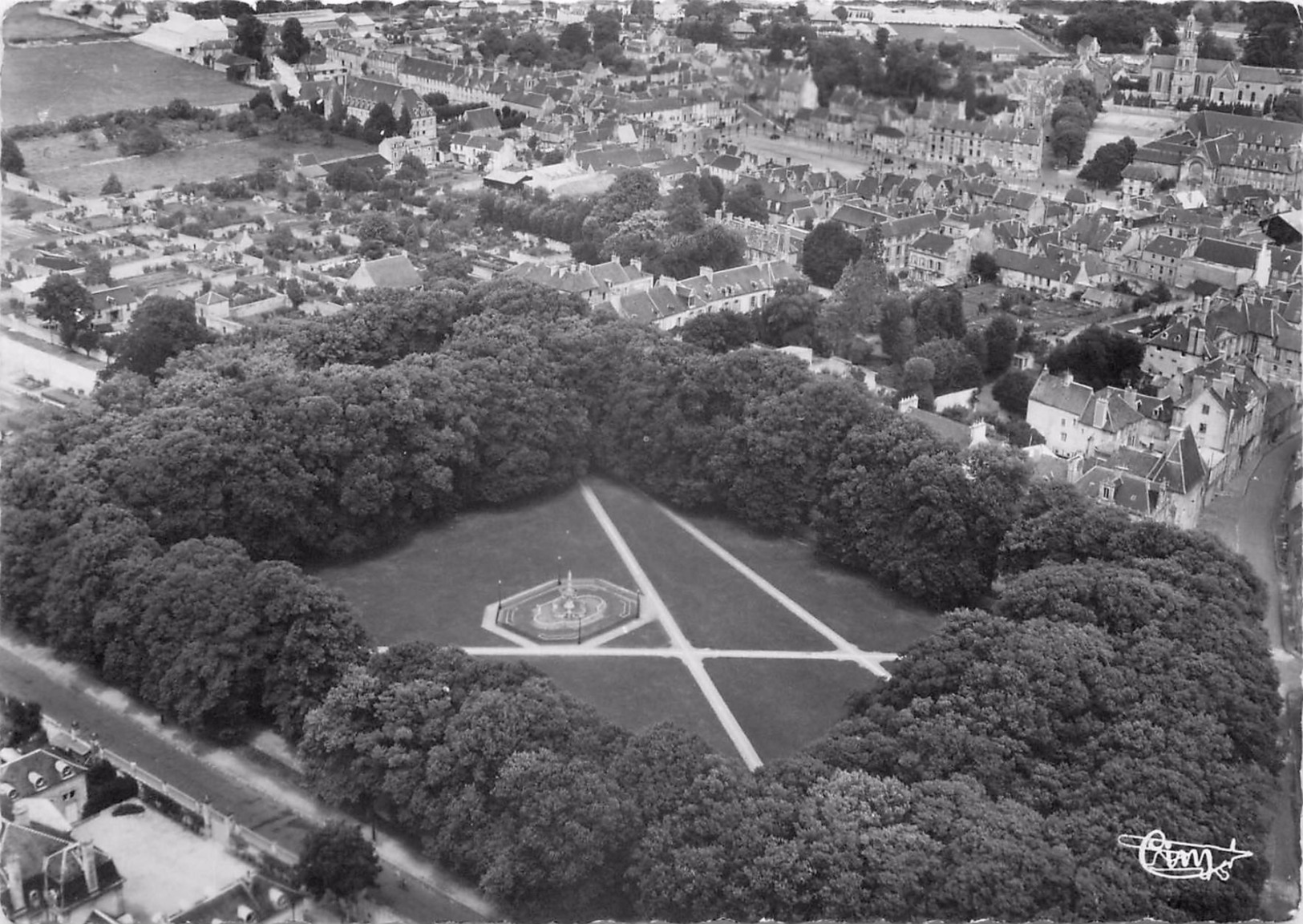 BAYEUX - VUE AERIENNE - PLACE DE GAULLE & LE QUARTIER - Bayeux