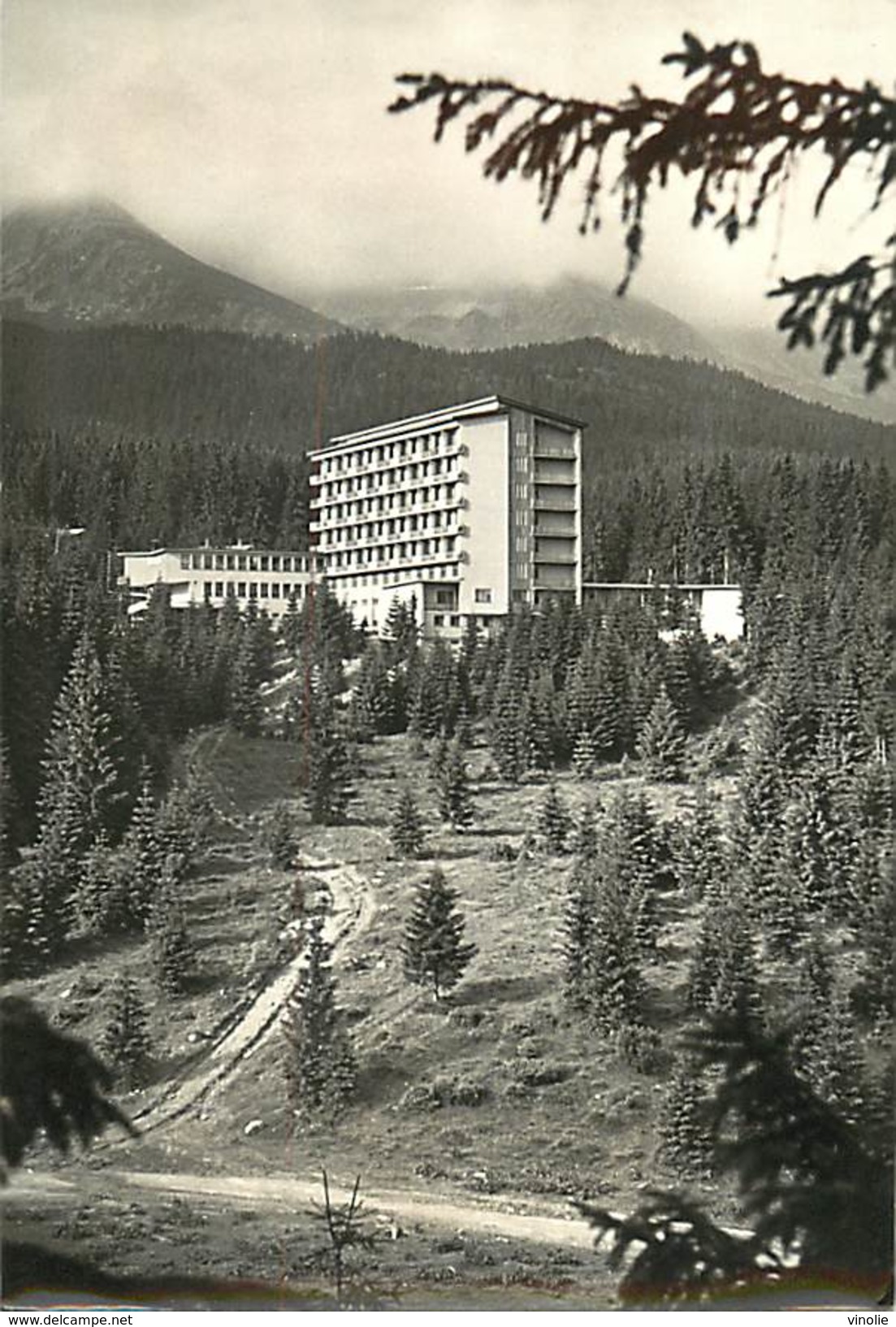 C-17.197 : LES BASSES TATRAS . ARCHITECTURE. IMMEUBLE. - Slovaquie