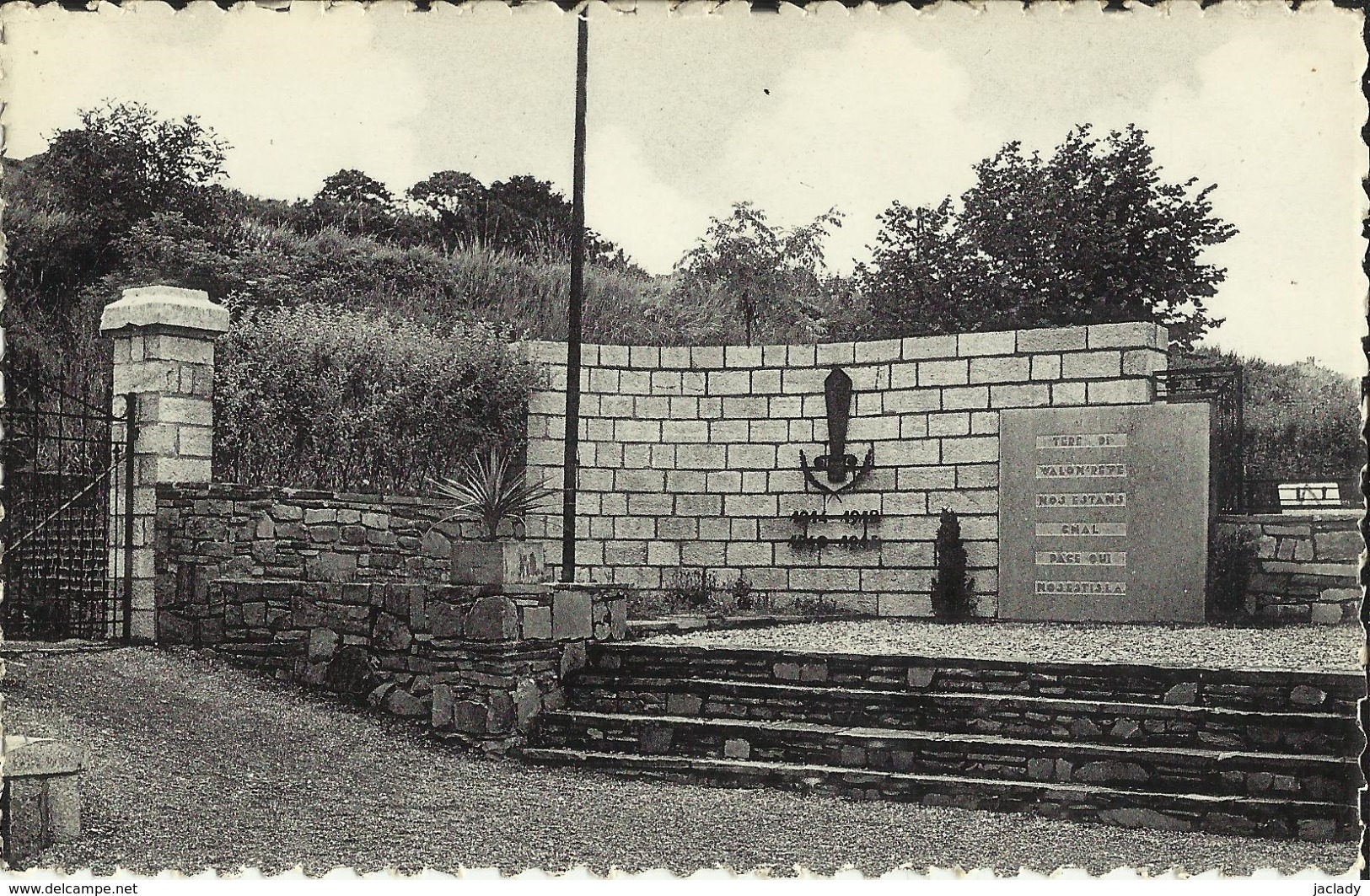 Engis -- Monument  Aux  Morts.       ( 2 Scans ) - Engis