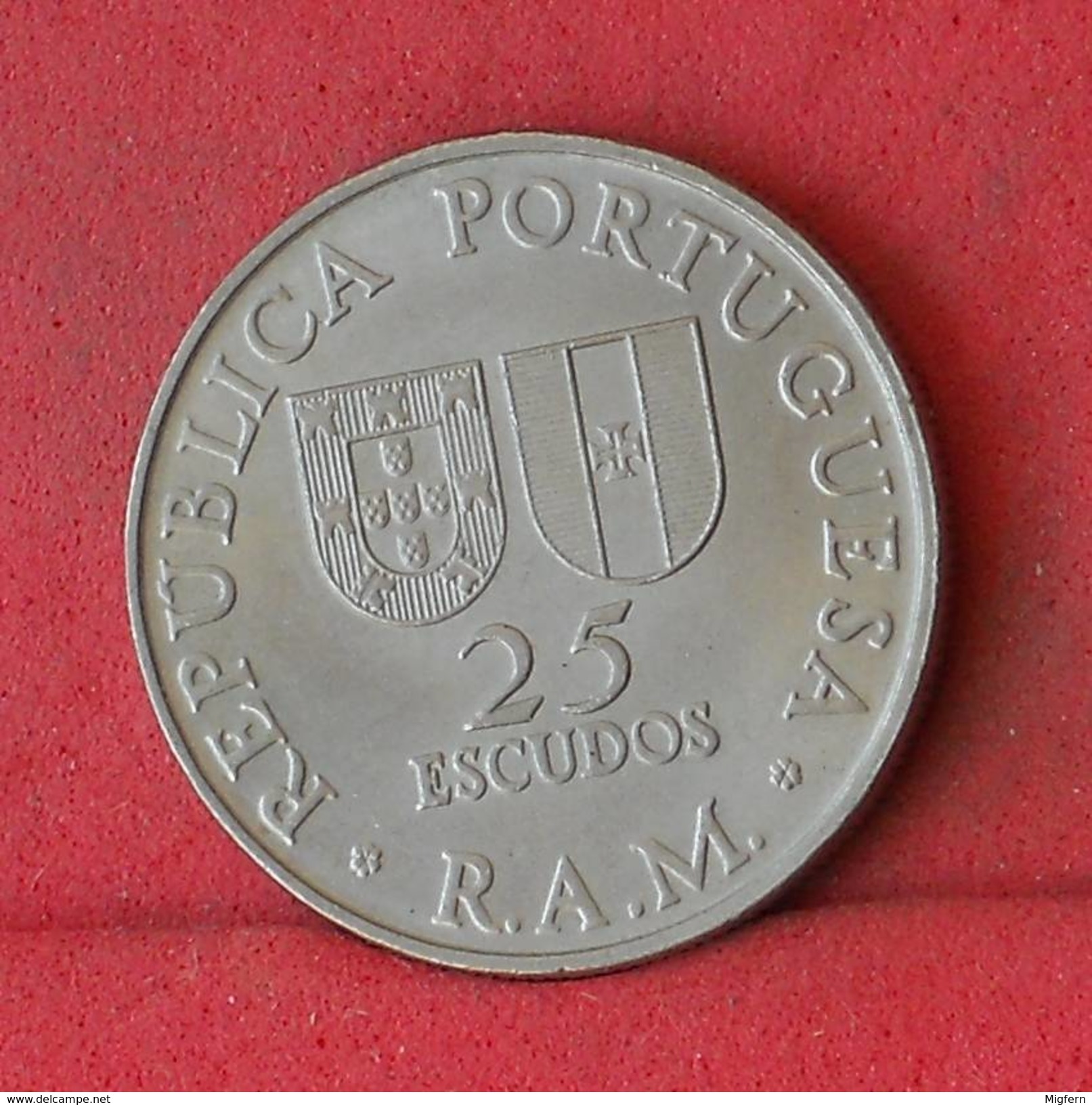 MADEIRA 25 ESCUDOS 1981 -    KM# 4 - (Nº10200) - Portugal