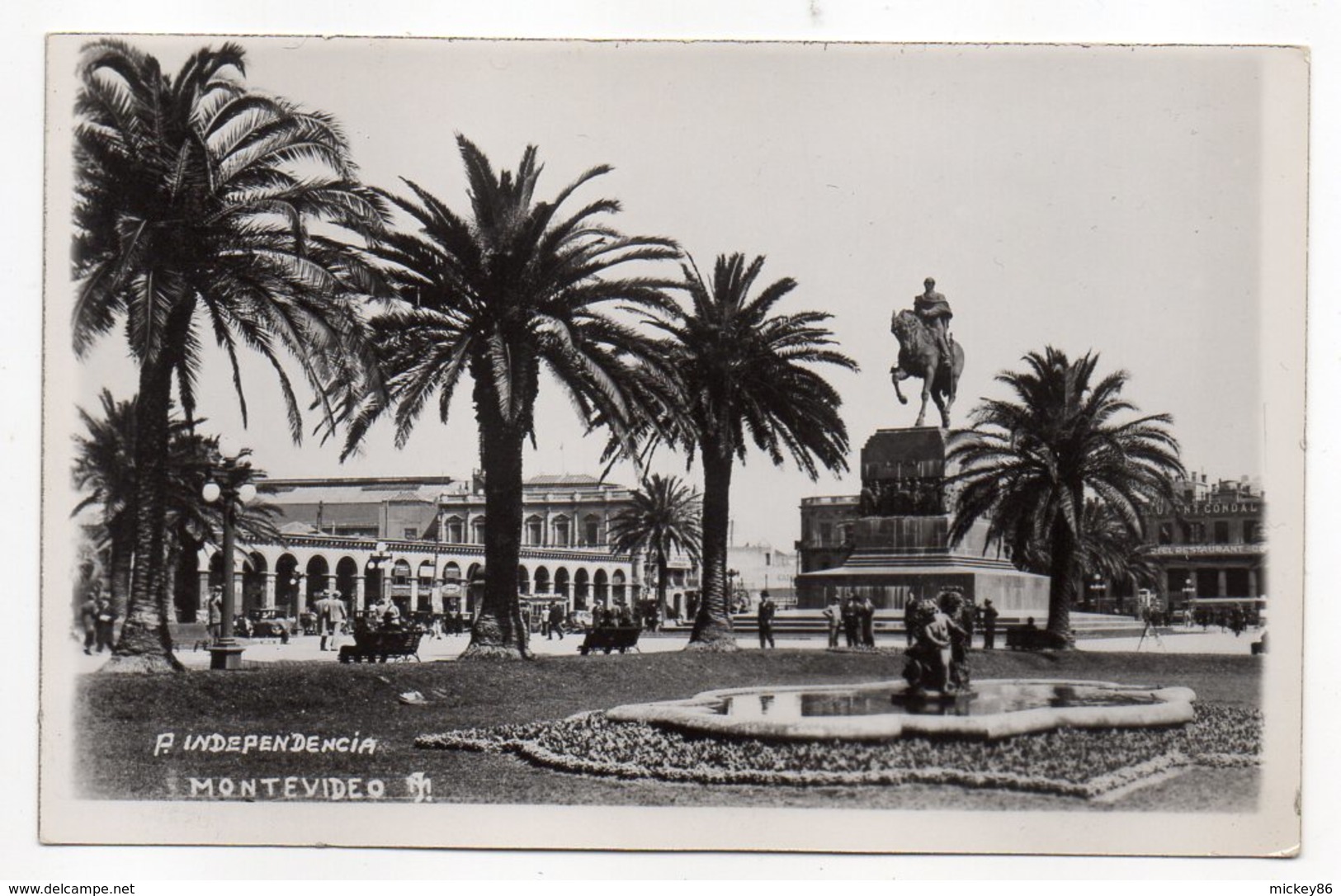 Uruguay--  MONTEVIDEO -- P. Independencia ( Animée) ,cpsm 14 X 9  éd ???? - Uruguay