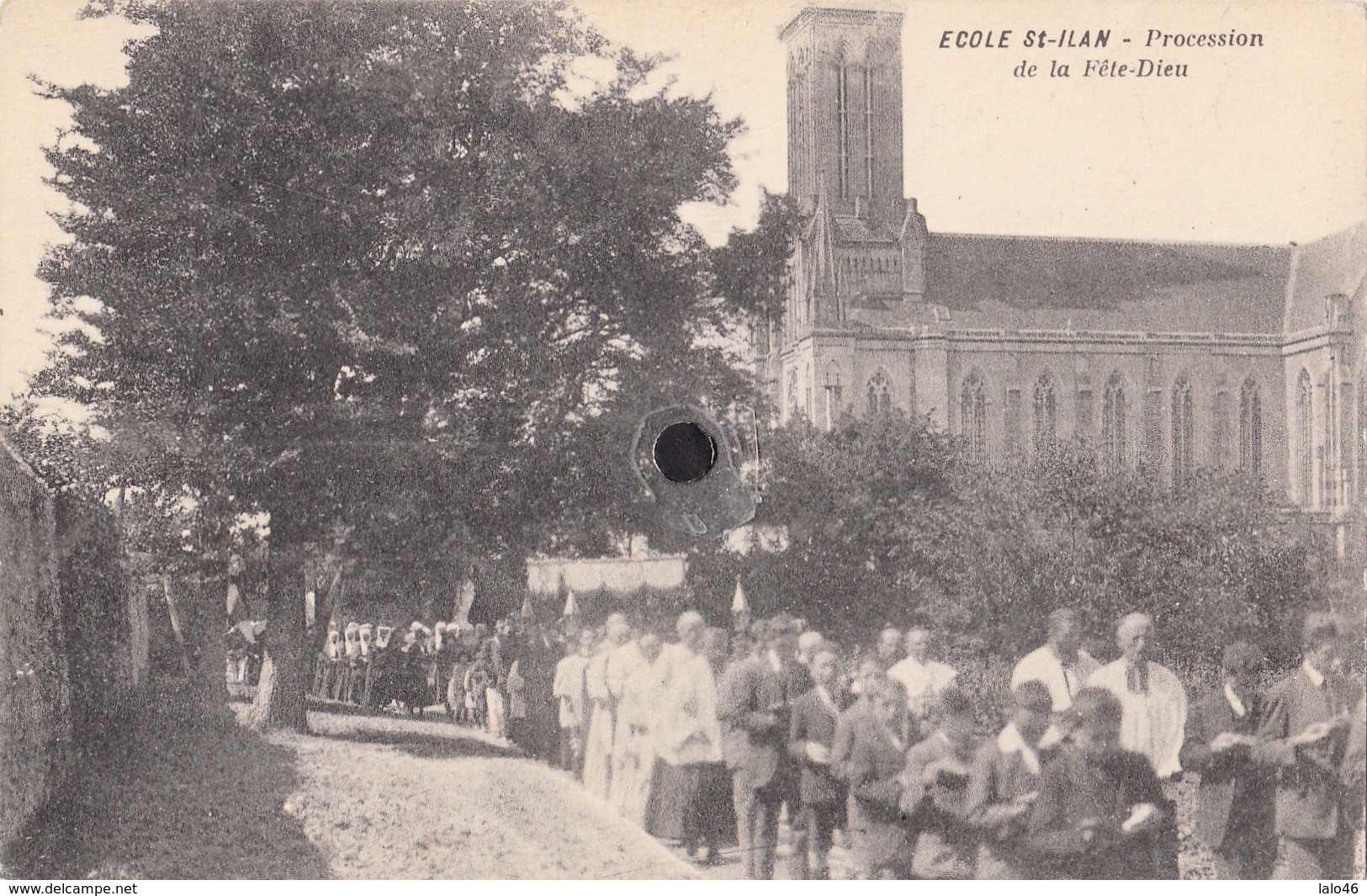 LANGUEUX  - Ecole St-Ilan - Procession De La Fête-Dieu - Autres & Non Classés