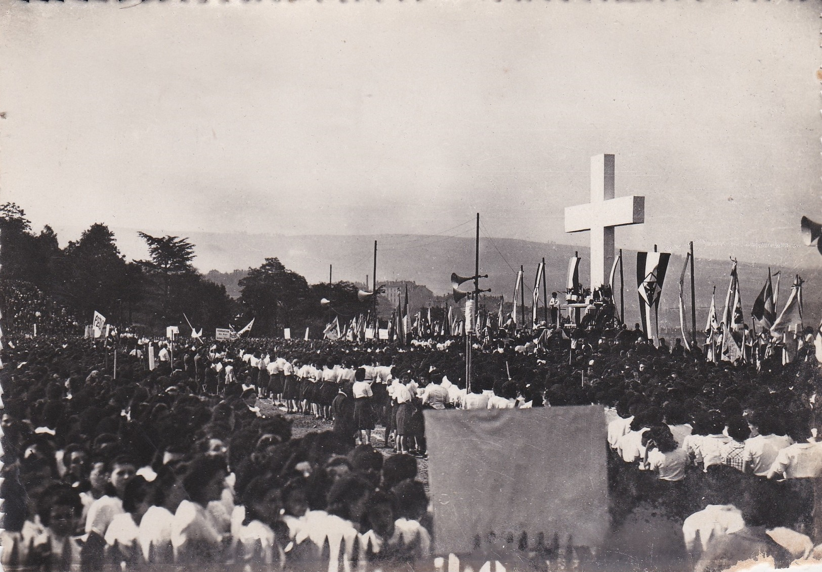 CPSM  NB De ST-ETIENNE  (42)  -  XV° Anniversaire De La J.O.C. - La Messe, Vue Prise Côté JOCF // BE Manque En Bas - Saint Etienne