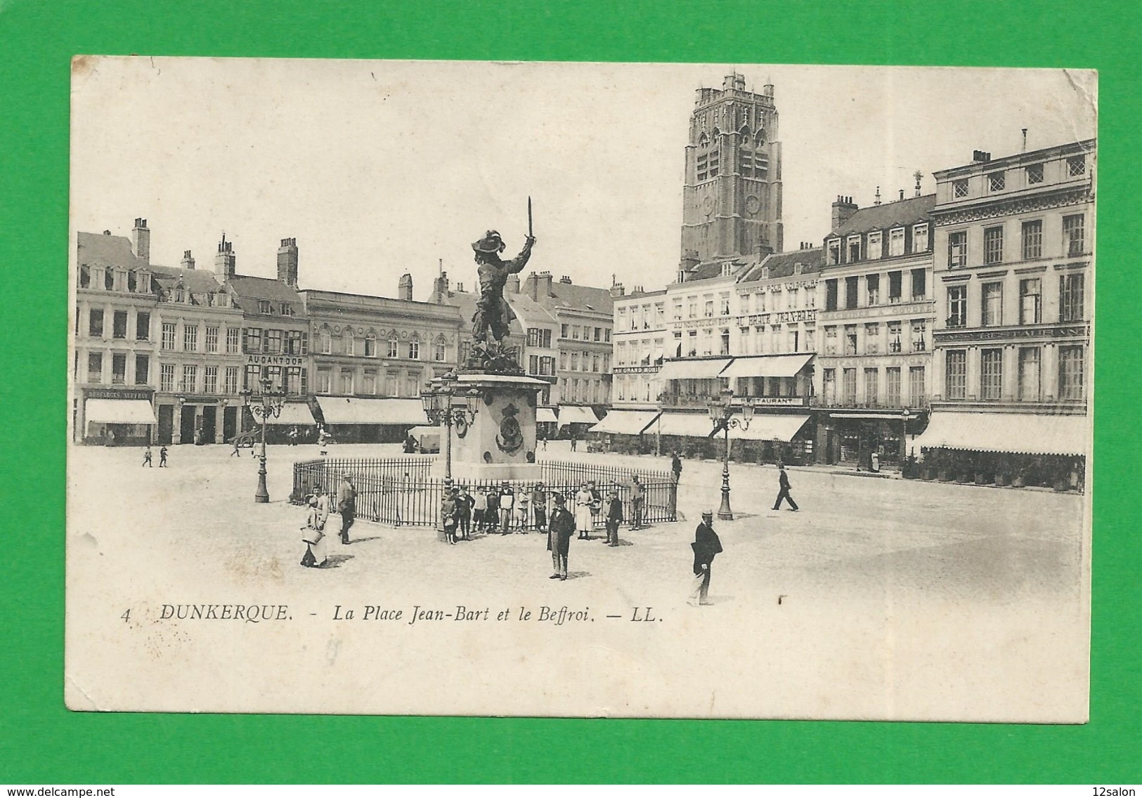 CARTE POSTALE  DUNKERQUE Place Jean Bart Et Le Beffroi - Dunkerque