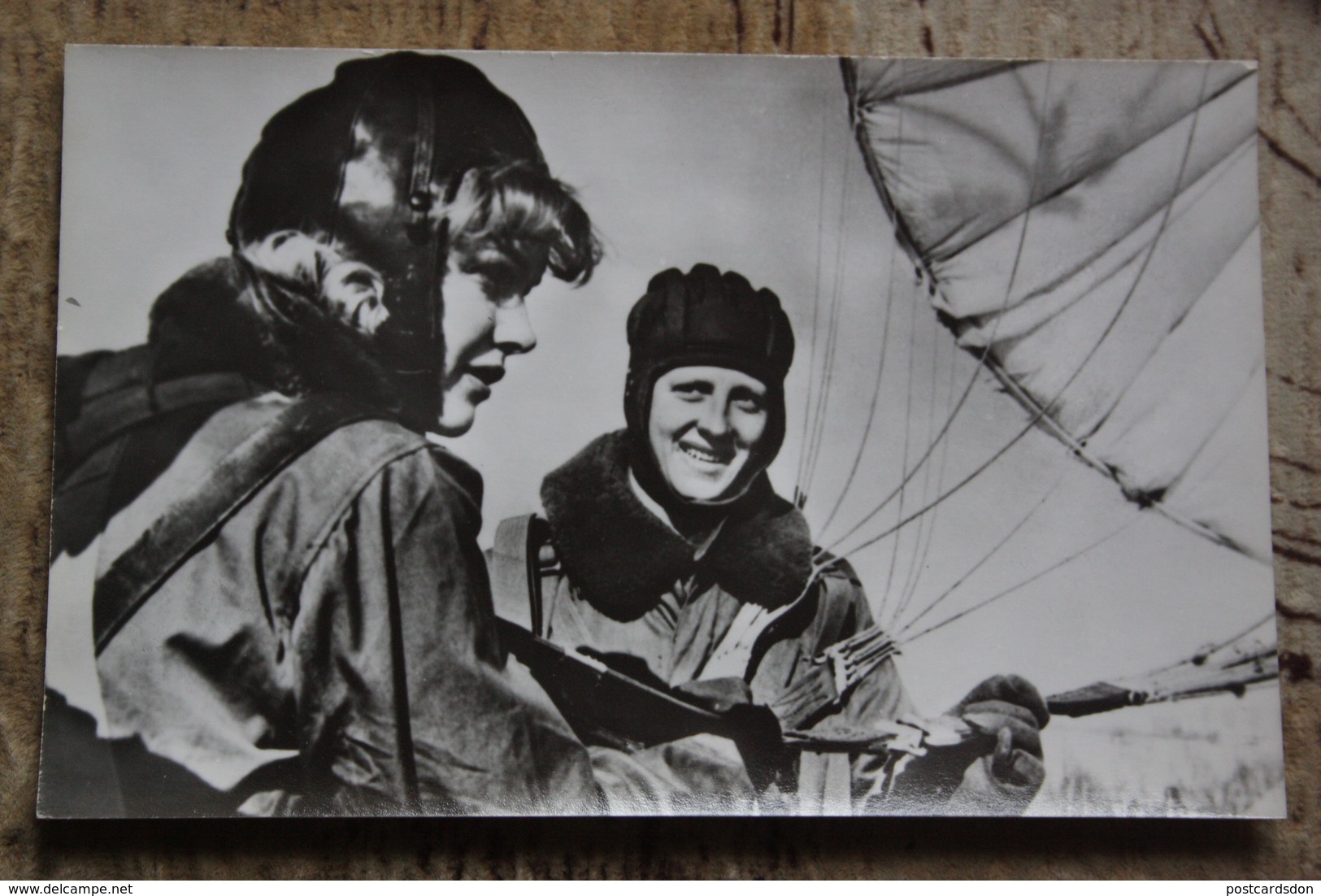 Soviet Movie "Parachutist" - SPORT.  Parachutting. OLD SOVIET Postcard 1985 - Paracadutismo