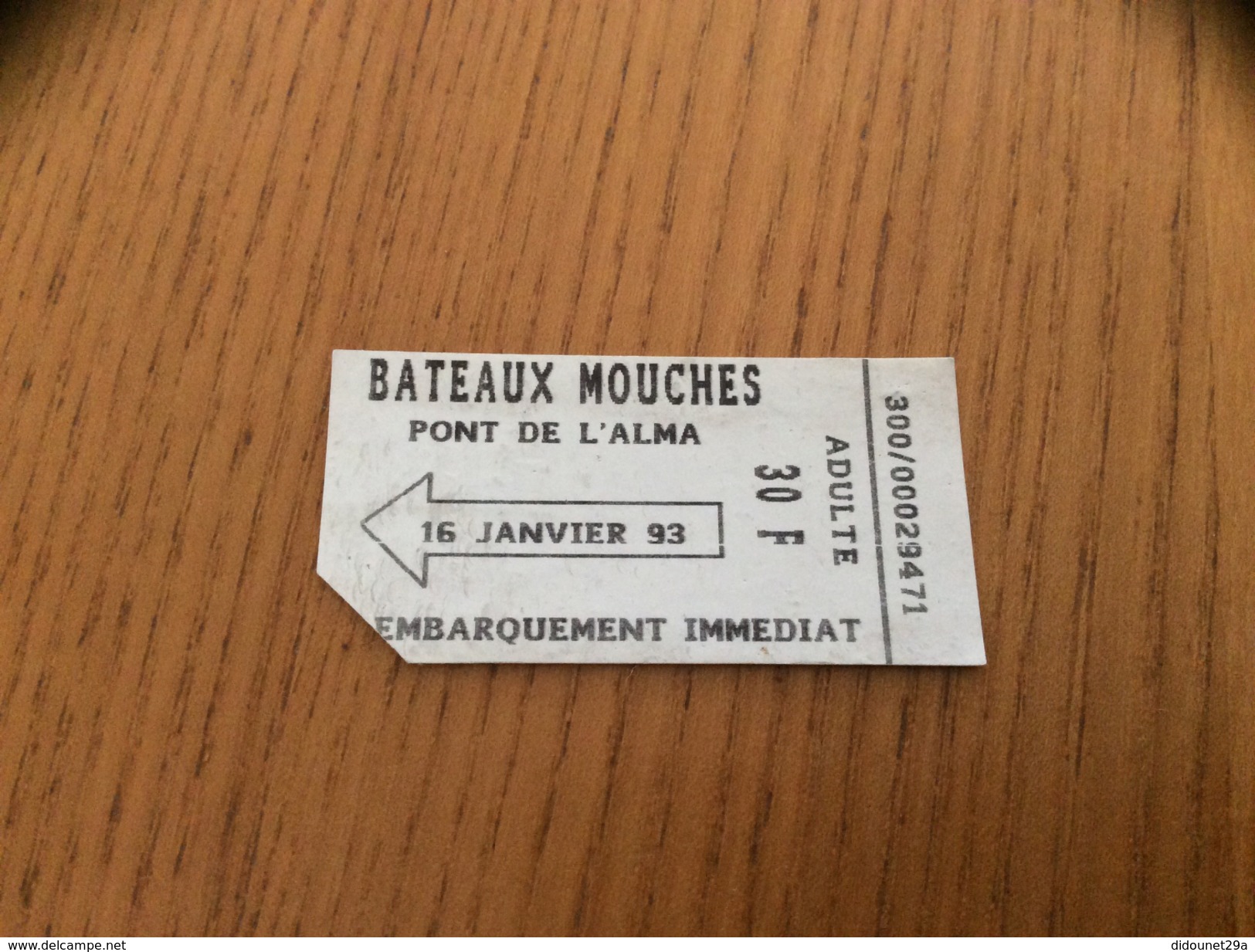 Ticket De Transport "BATEAUX MOUCHES - PONT DE L'ALMA" (Paris 75) 1993 Type 1 - Europe