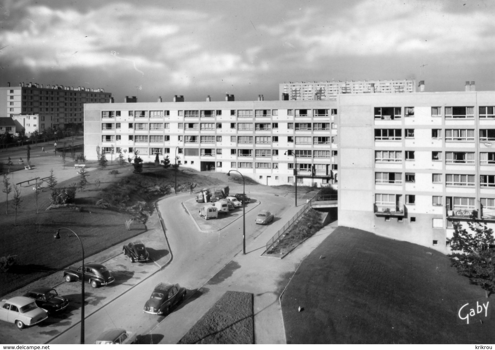 CPSM  NANTES - Les Dervallières, Cité H.L.M. - Nantes